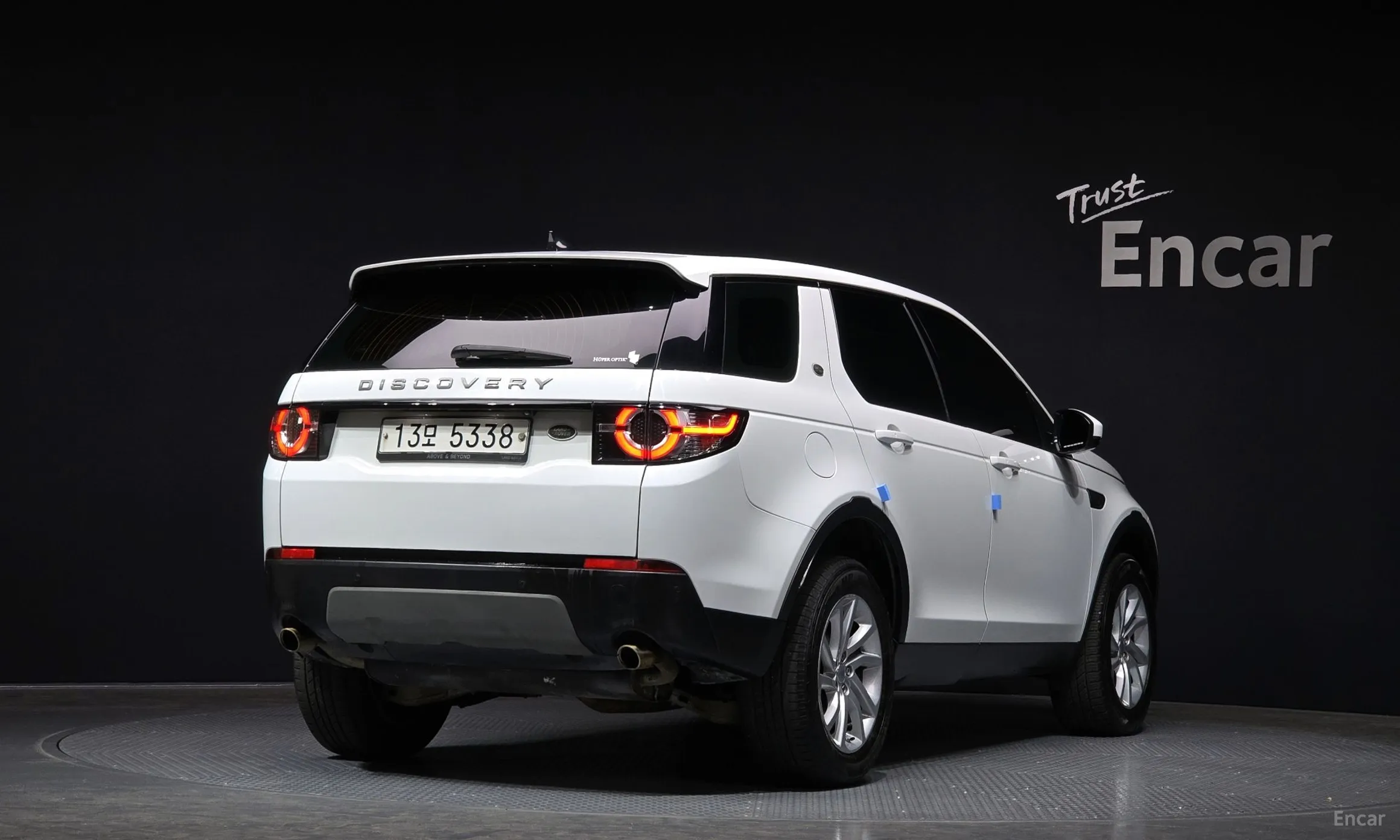 Land Rover Discovery Sports превью 2