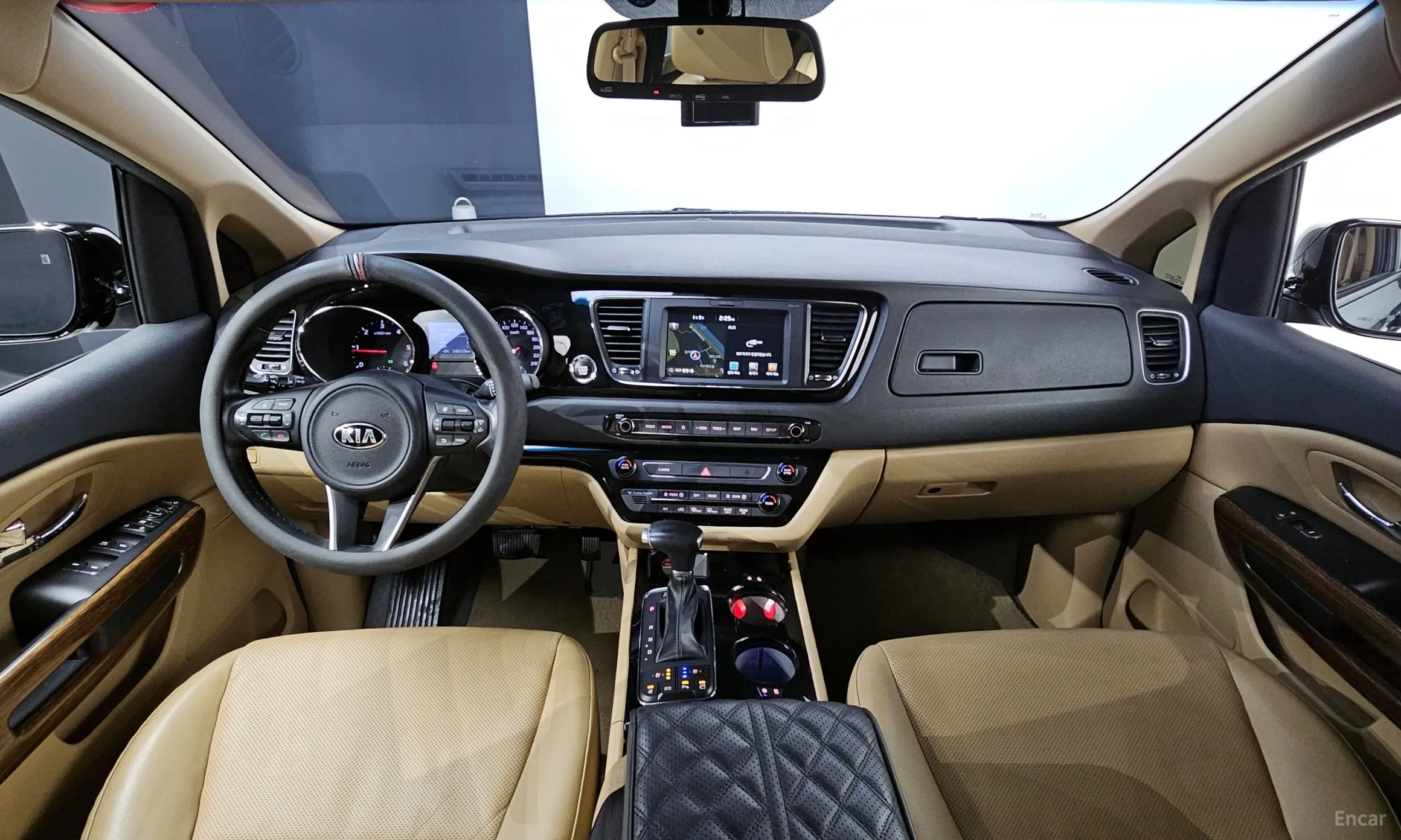Kia Carnival превью 4