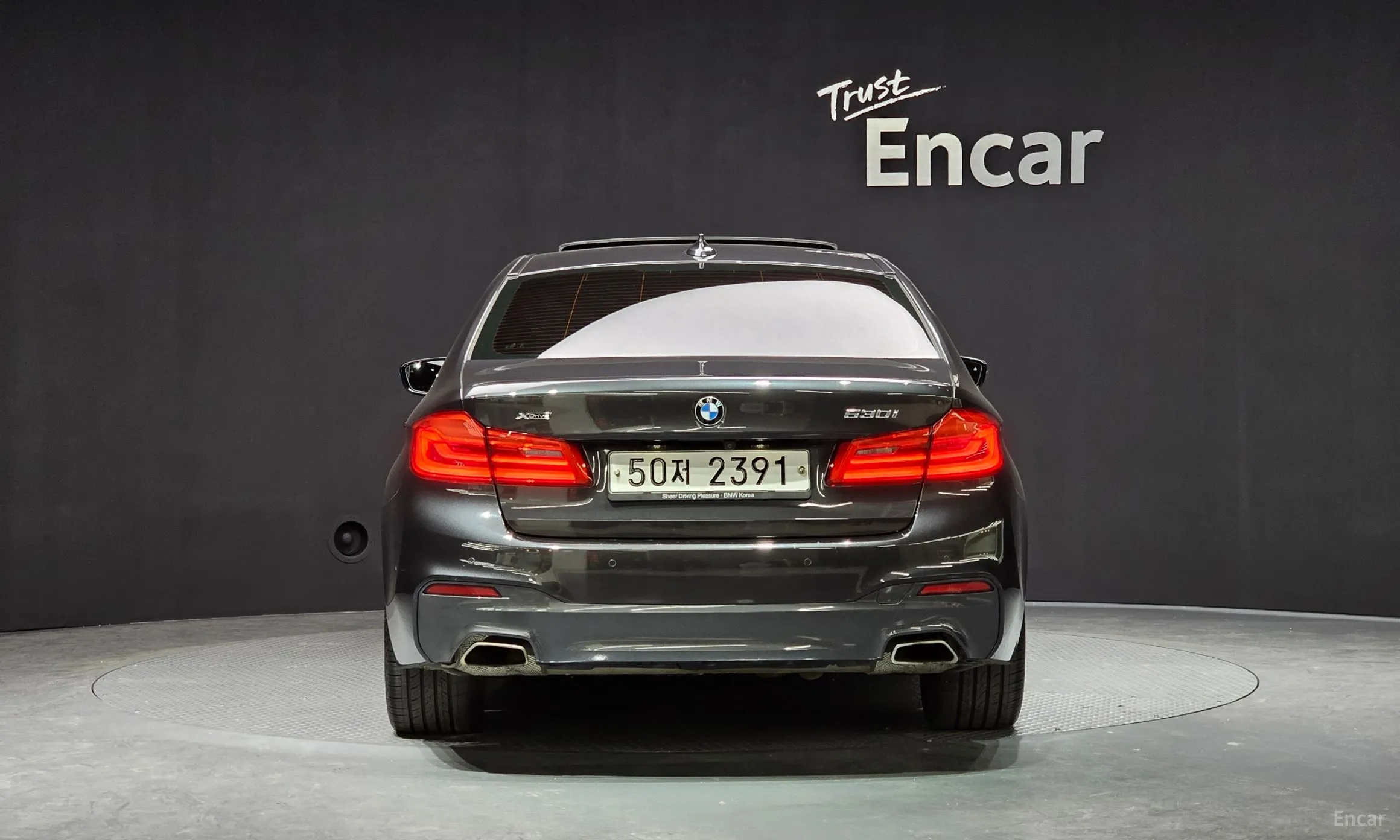 BMW 5 Series (G30) превью 3