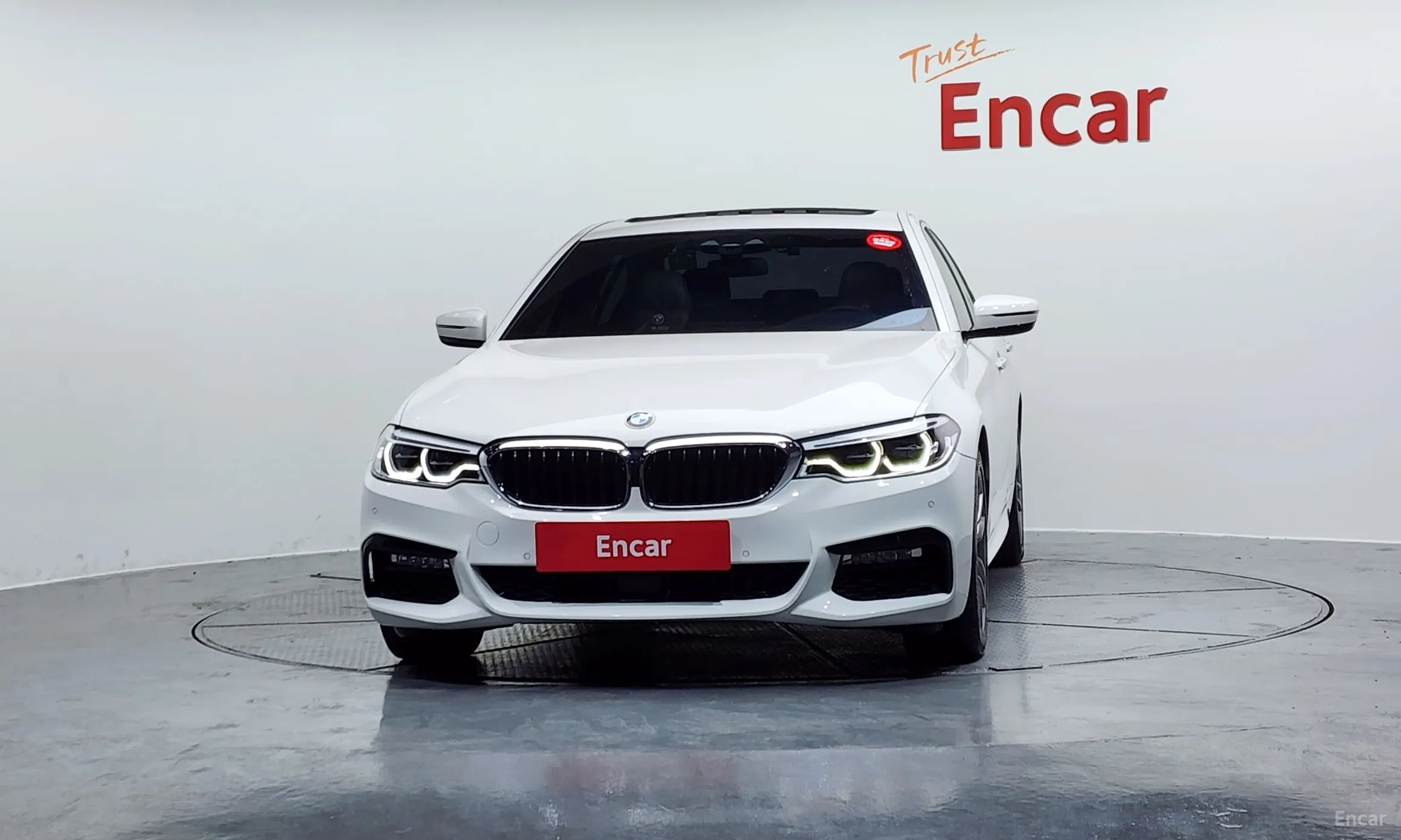 BMW 5 Series (G30) превью 2