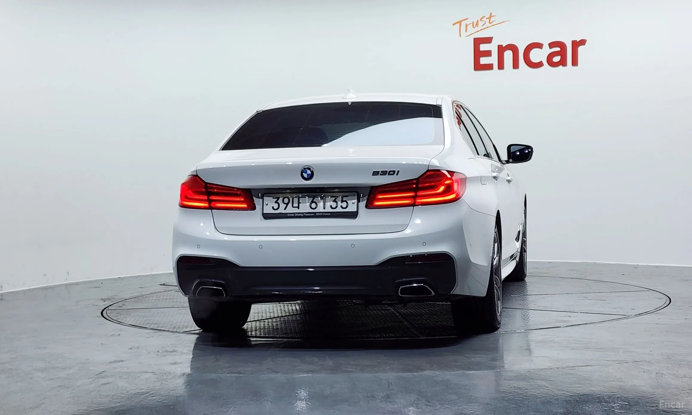 BMW 5 Series (G30) превью 3