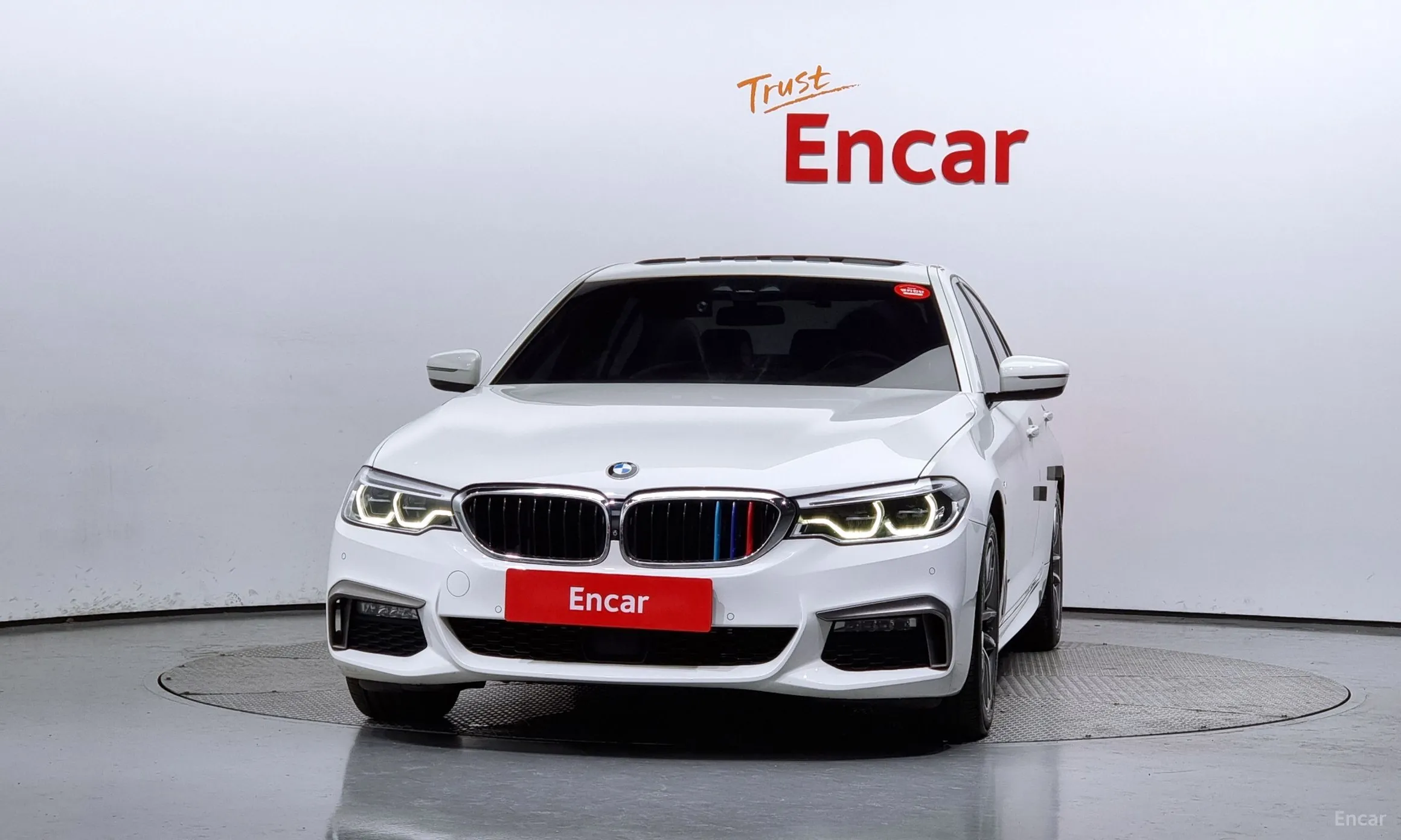 BMW 5 Series (G30) превью 2