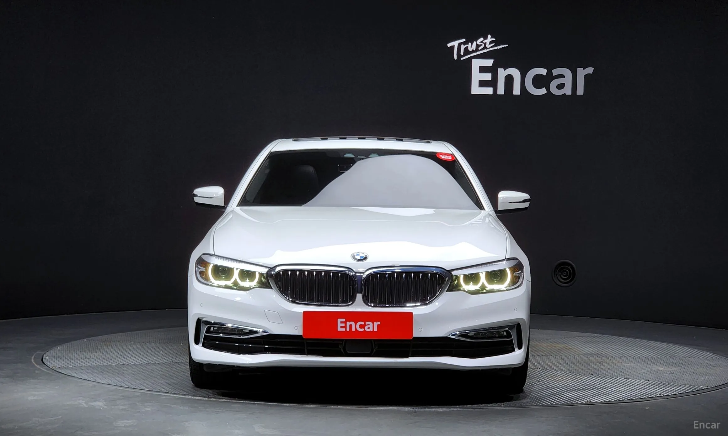 BMW 5 Series (G30) превью 2
