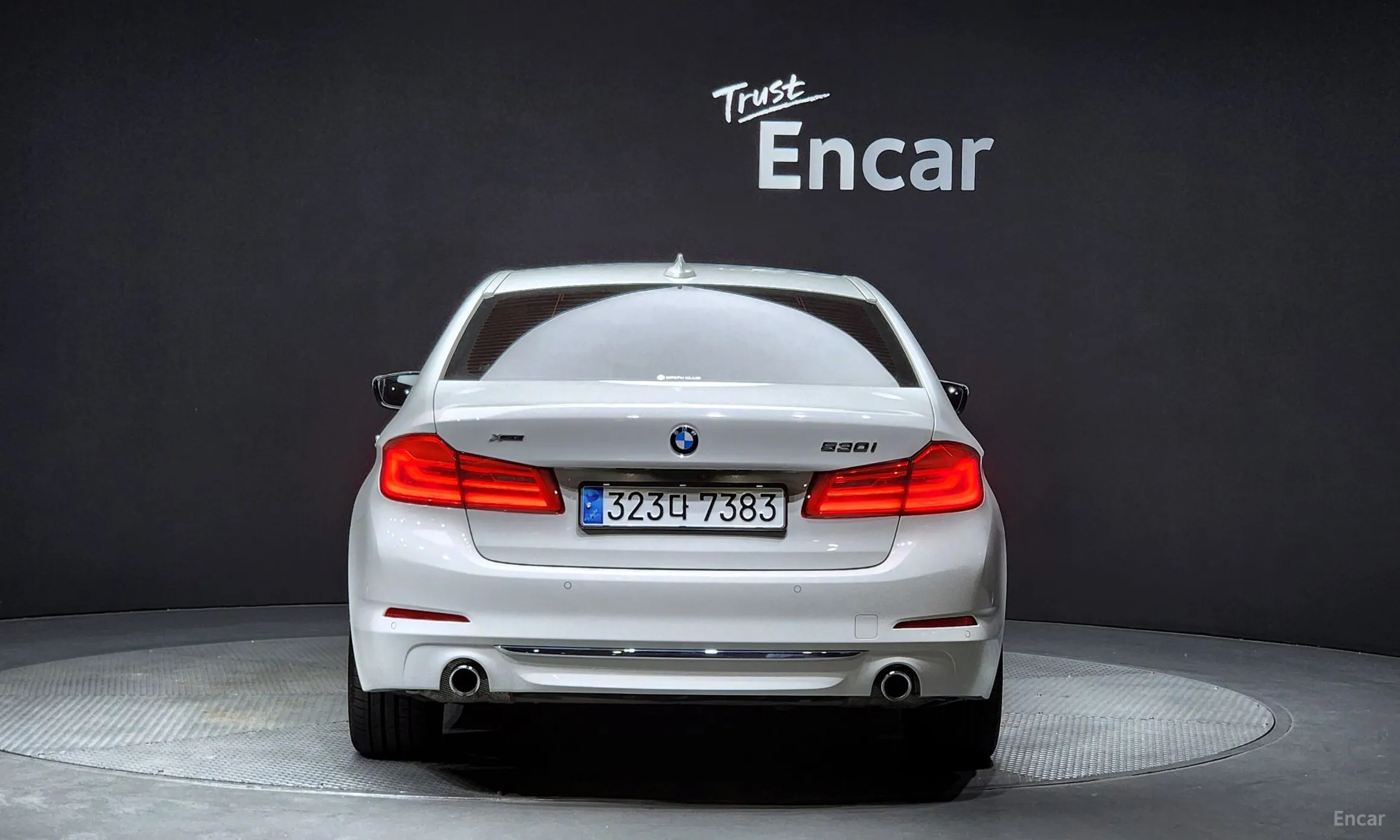 BMW 5 Series (G30) превью 3