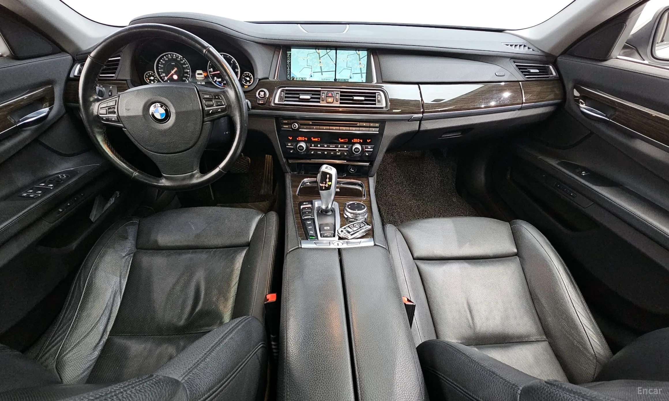 BMW 7 Series (F01) превью 4