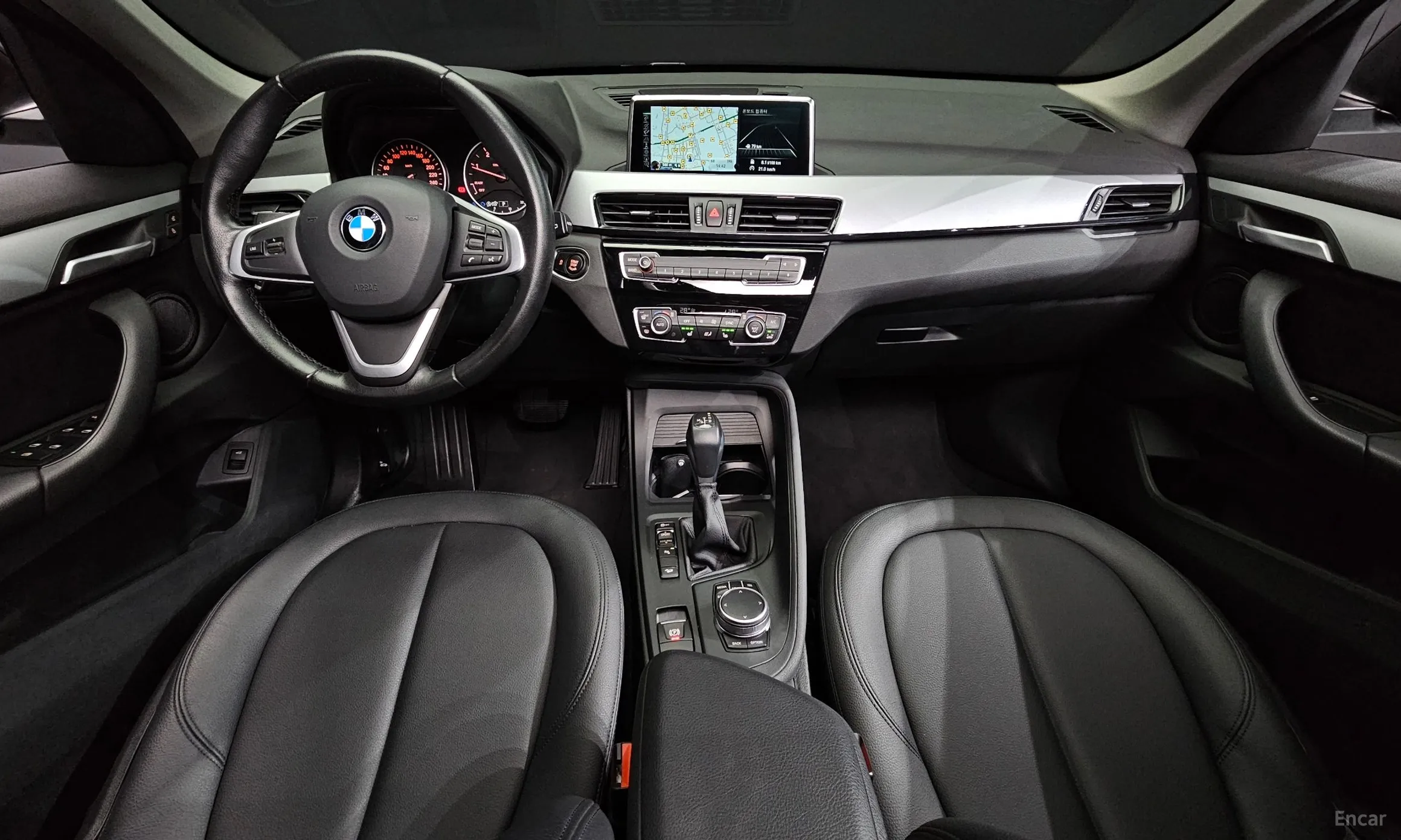 BMW X1 (F48) превью 4