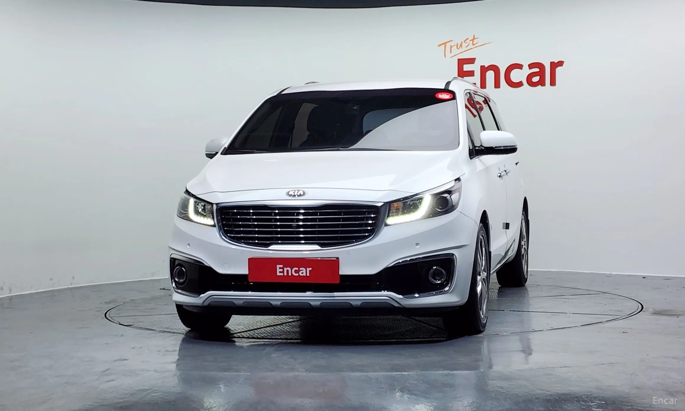 Kia Carnival превью 2