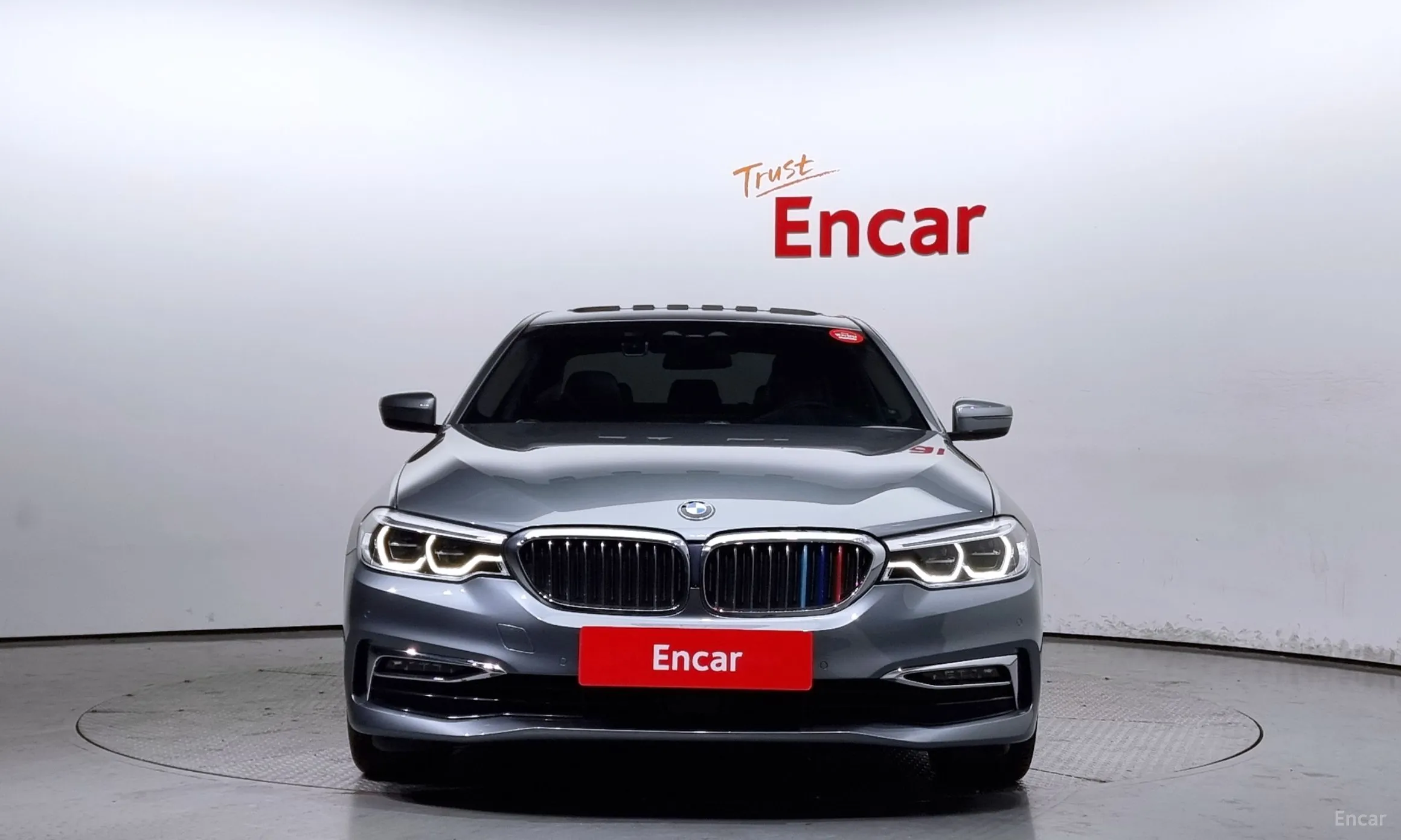 BMW 5 Series (G30) превью 2