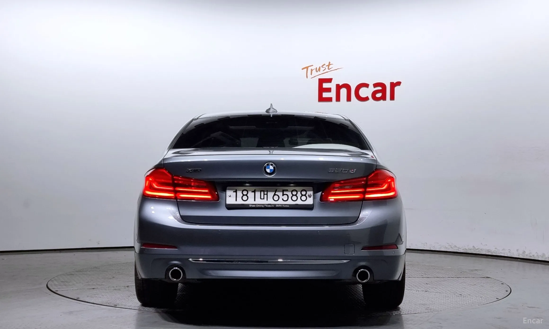 BMW 5 Series (G30) превью 3