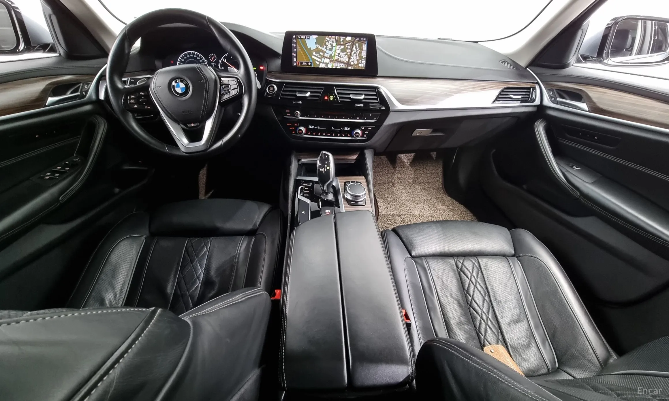 BMW 5 Series (G30) превью 4