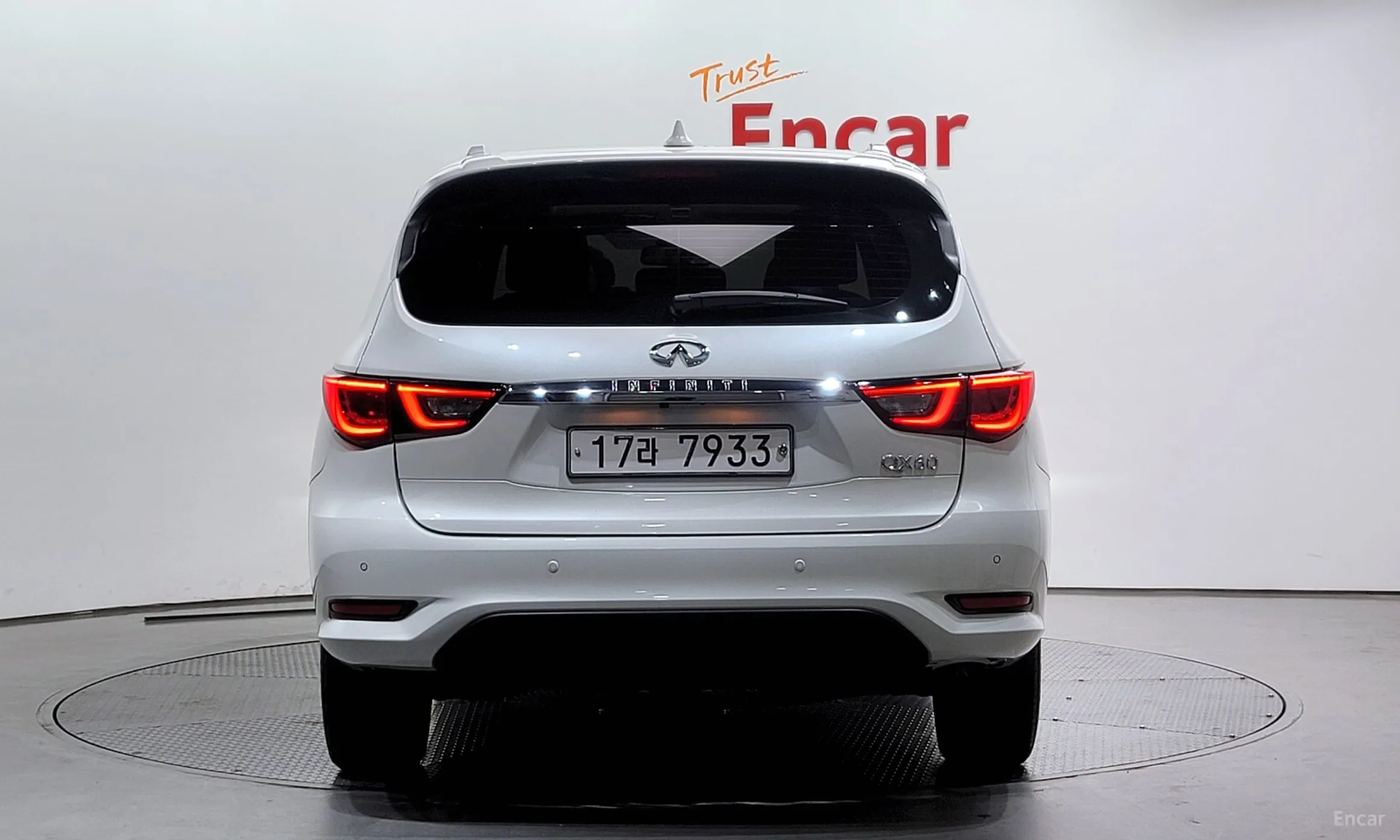 Infiniti QX60 превью 4