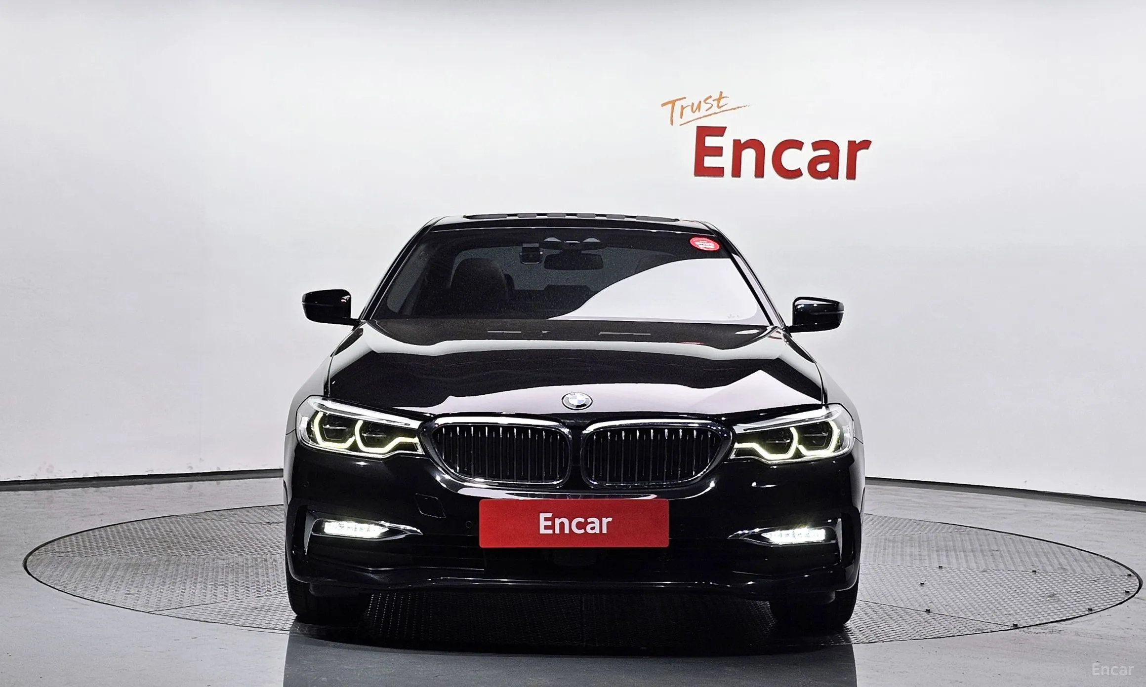 BMW 5 Series (G30) превью 2