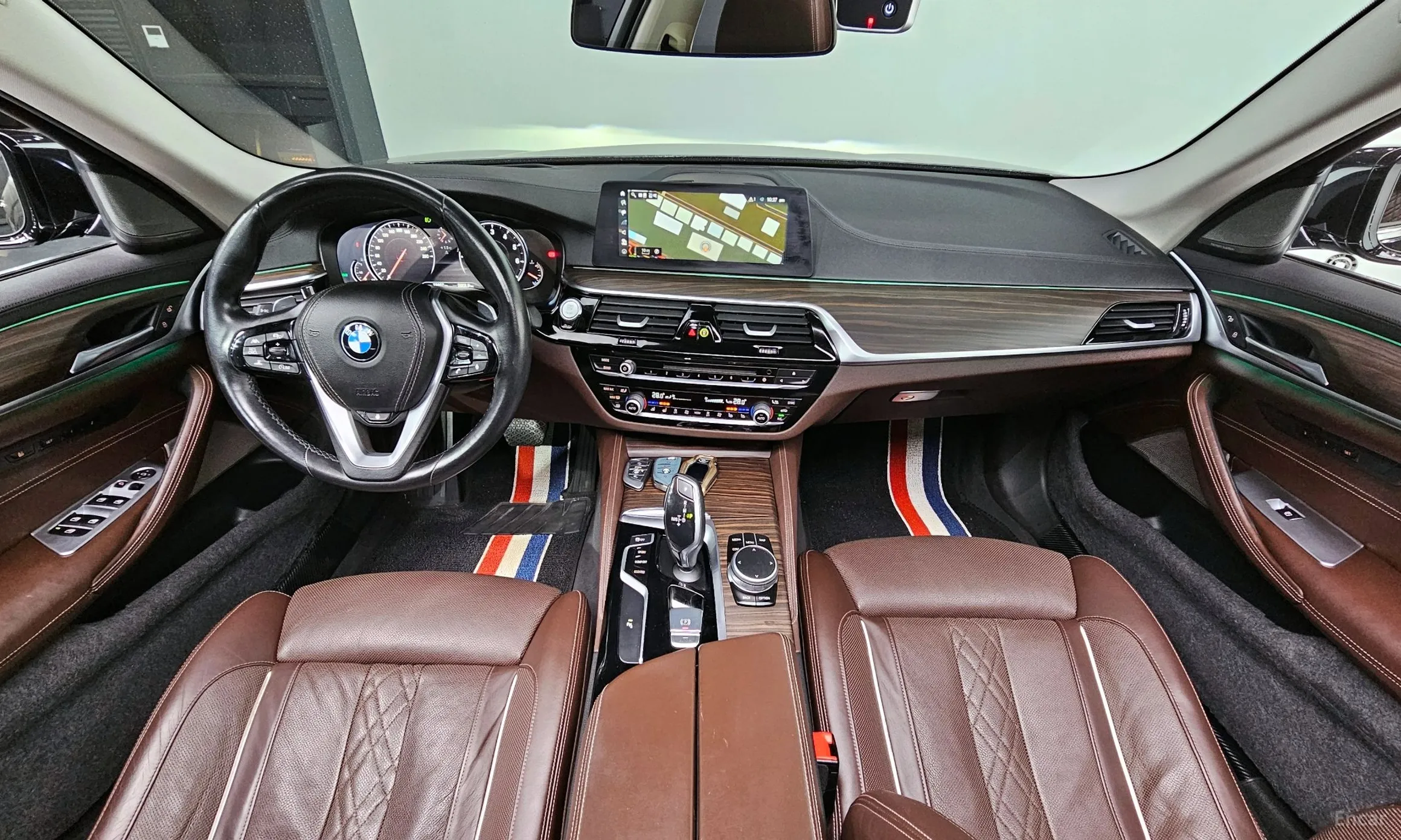 BMW 5 Series (G30) превью 4