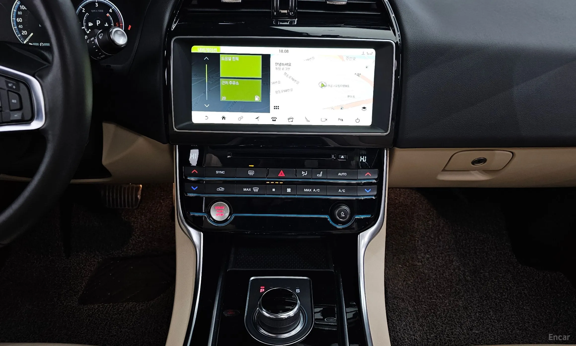 Jaguar XE превью 14