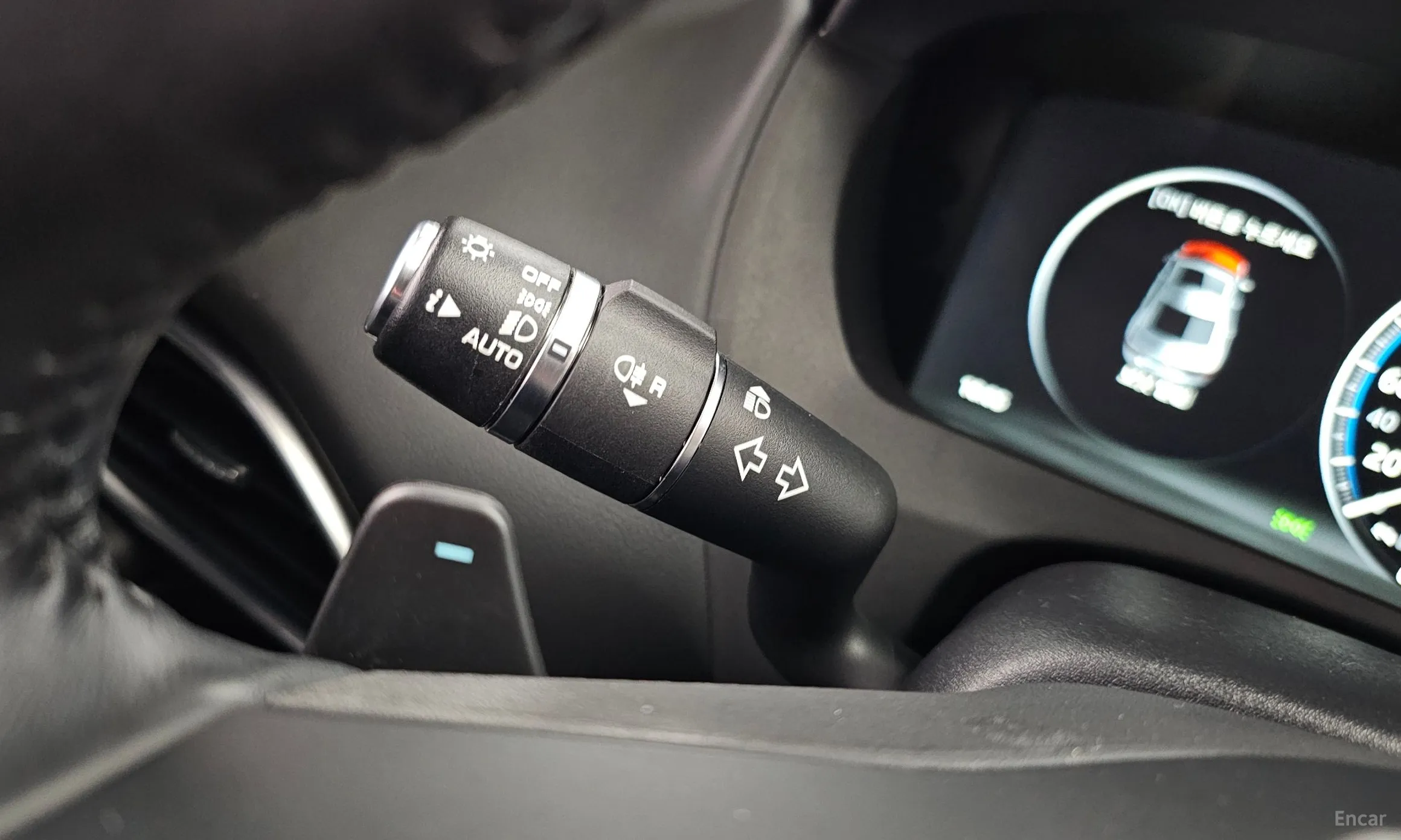 Jaguar XE превью 17