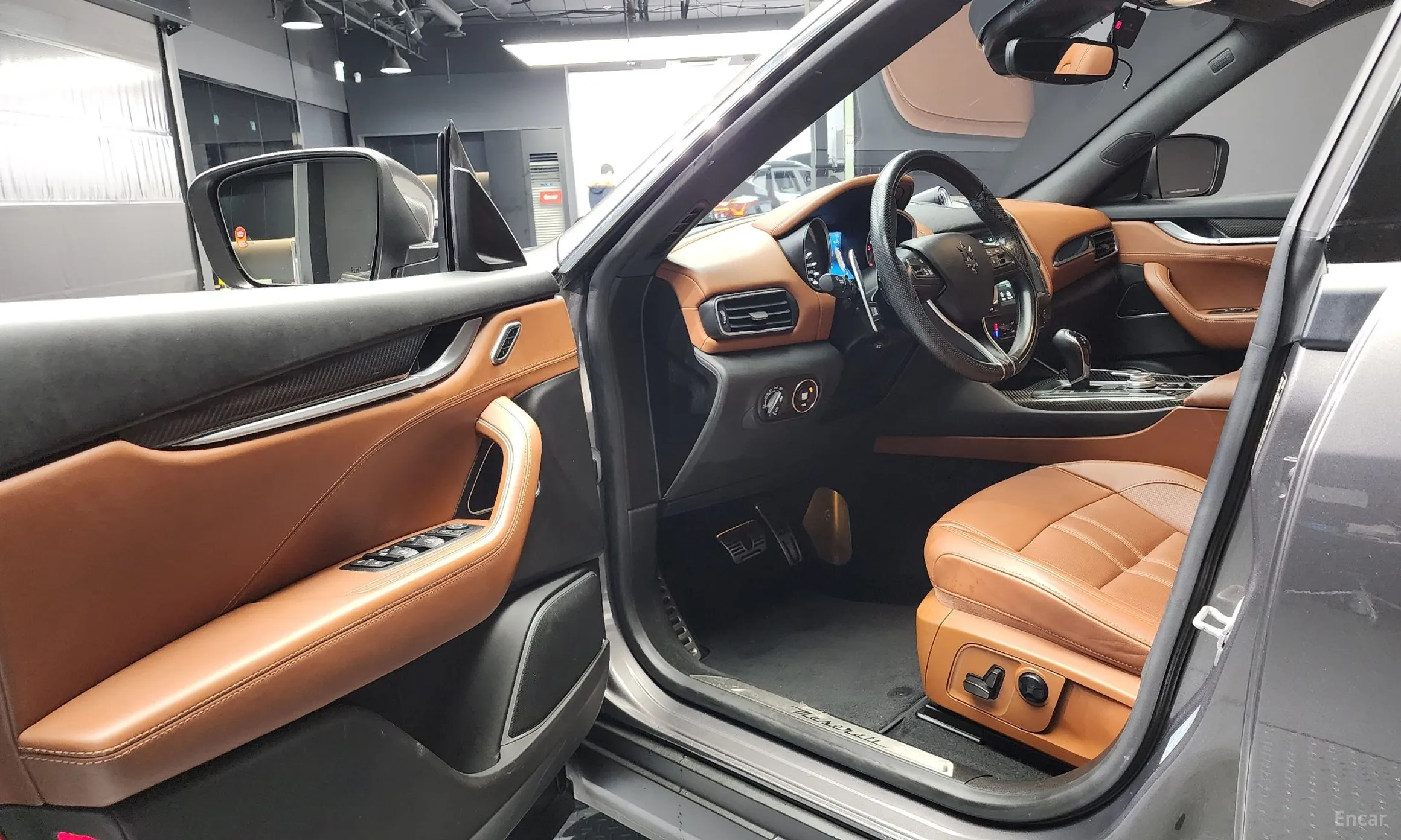 Maserati Levante превью 10