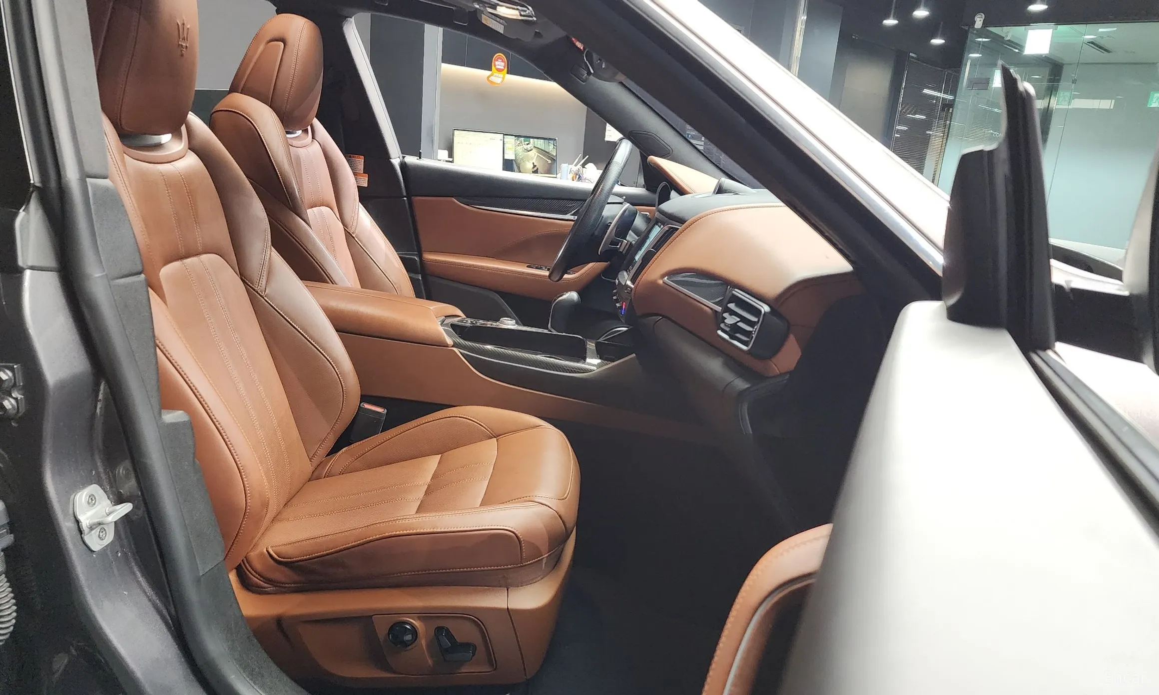 Maserati Levante превью 11