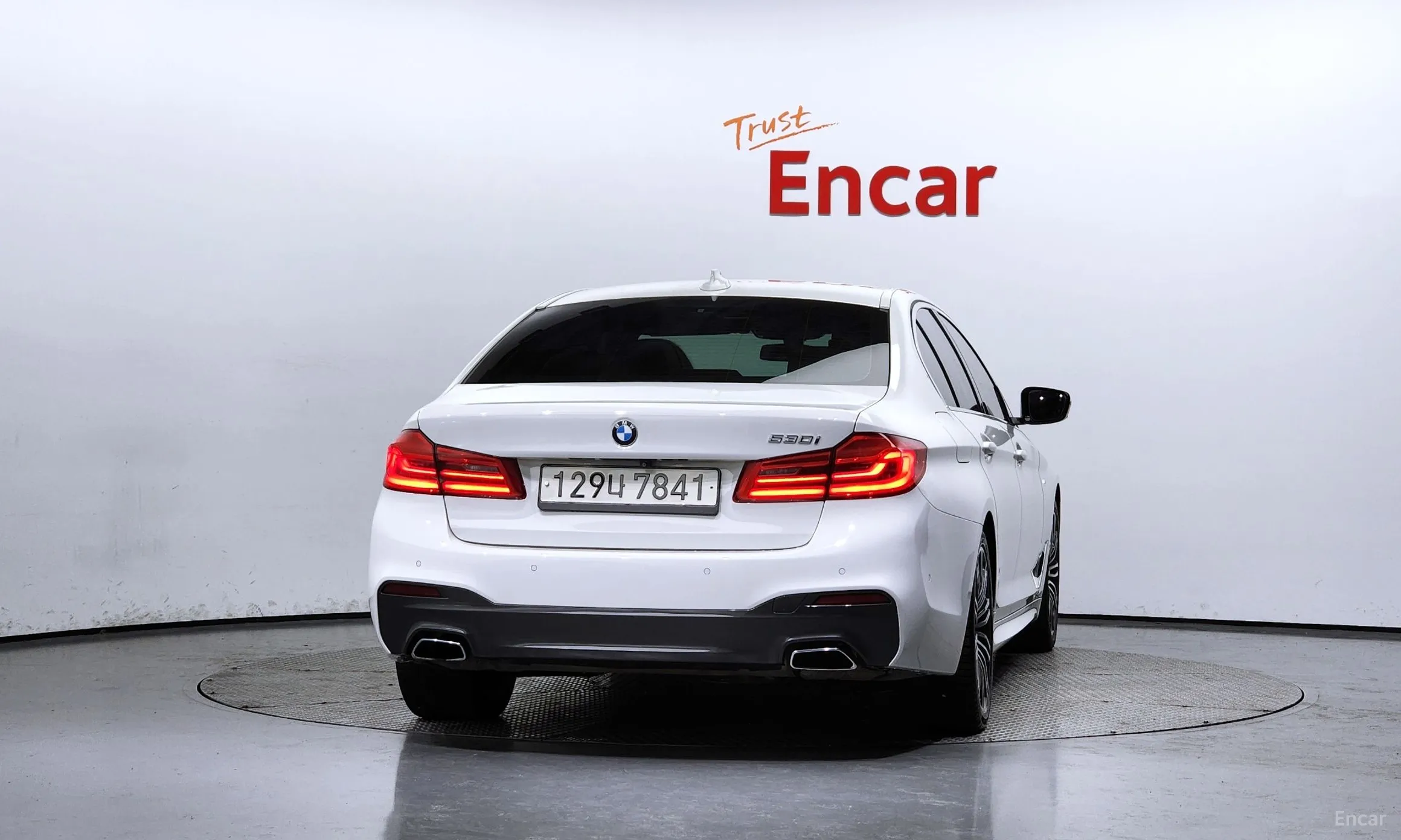 BMW 5 Series (G30) превью 3