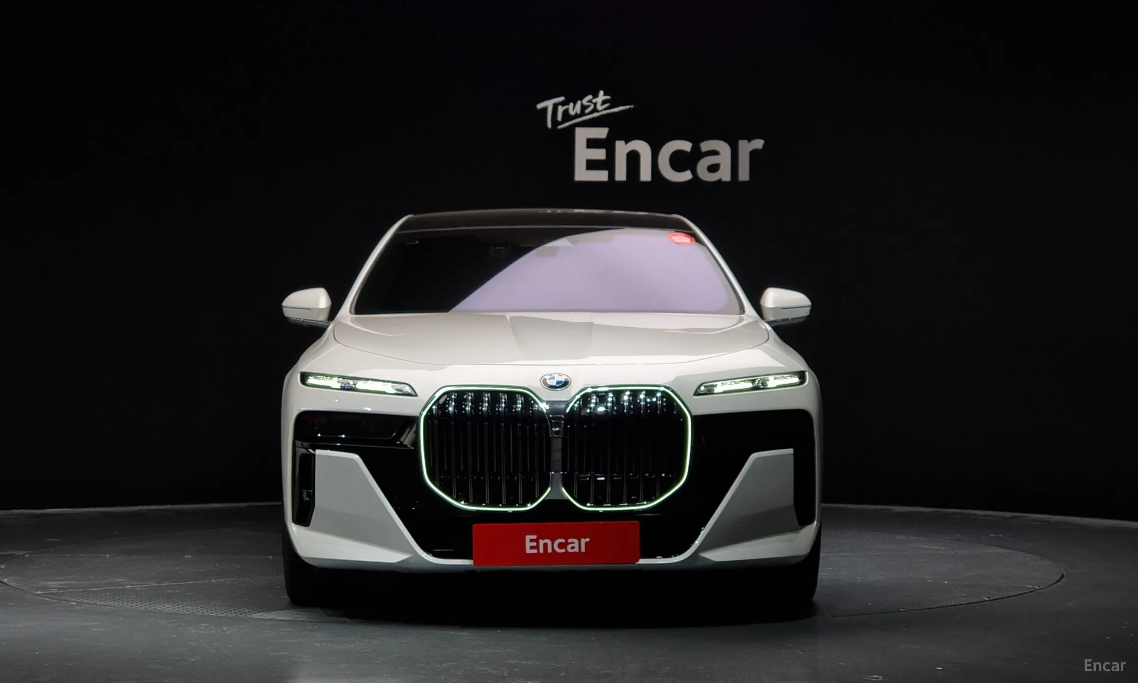 BMW 7 Series (G70) превью 2