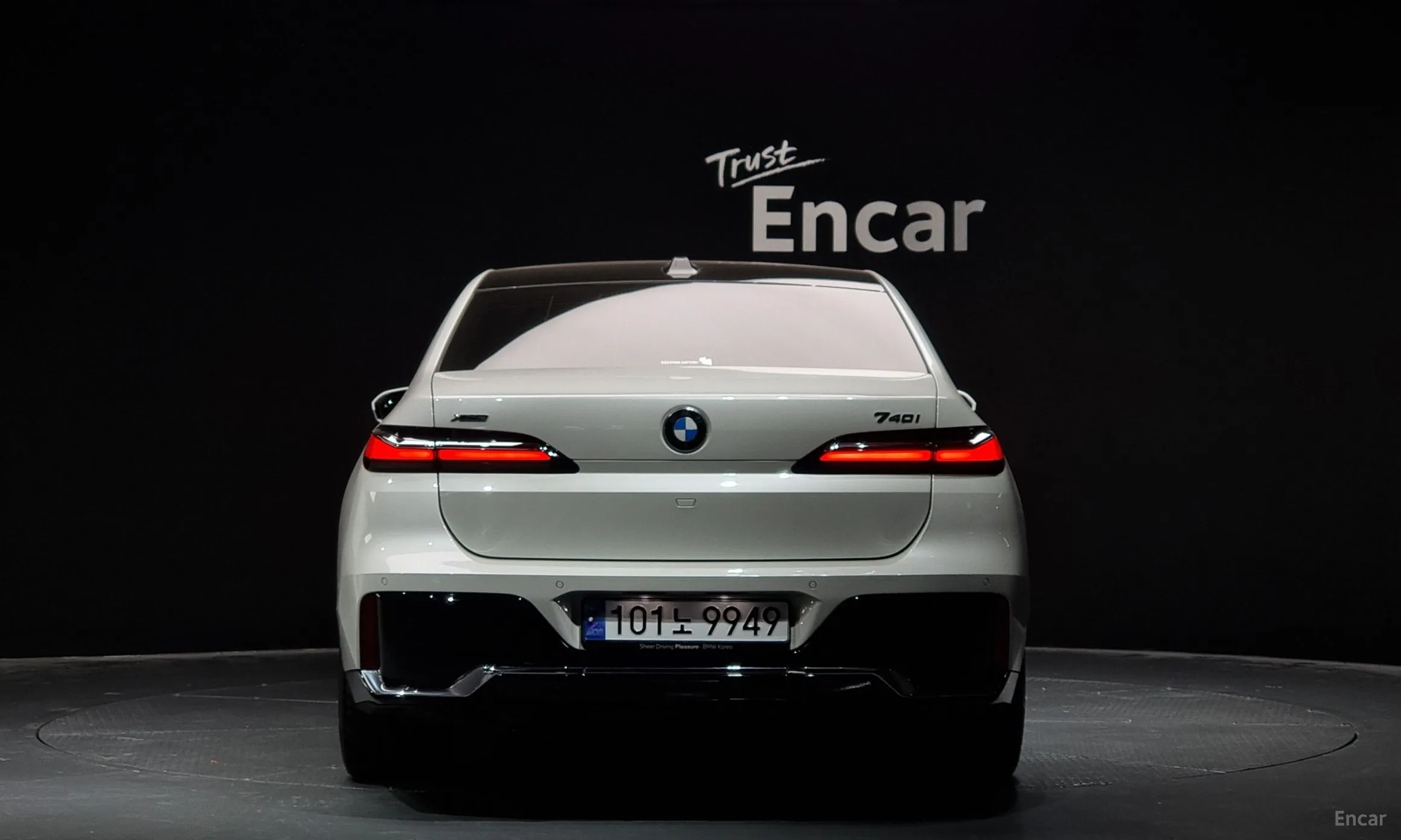 BMW 7 Series (G70) превью 3