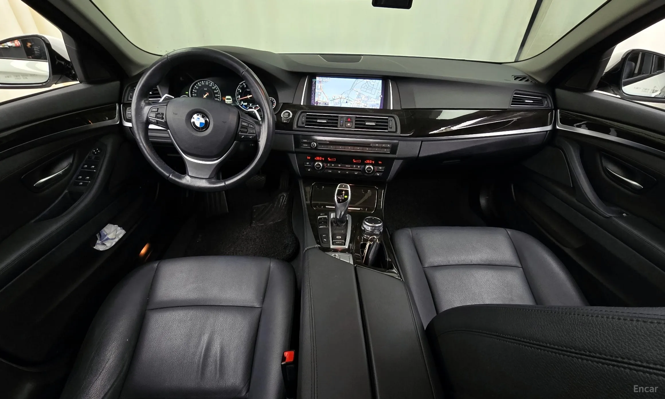 BMW 5 Series (F10) превью 4