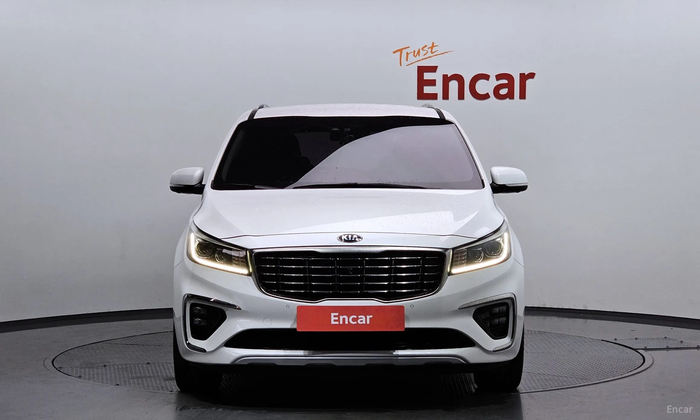 Kia Carnival превью 2