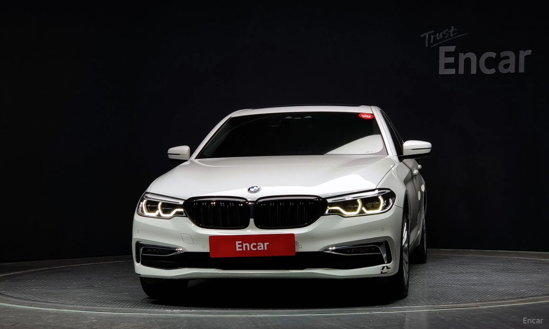 BMW 5 Series (G30) превью 2