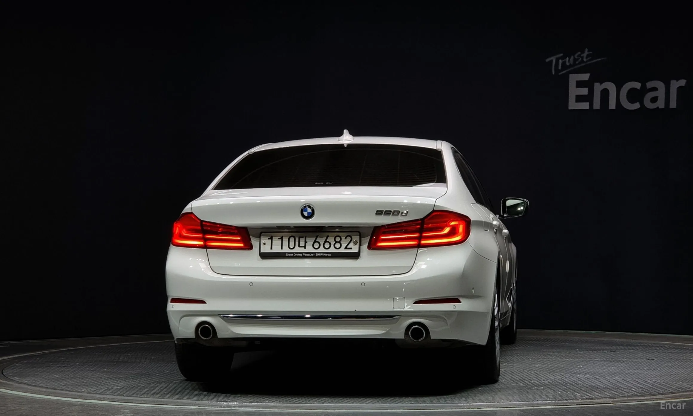 BMW 5 Series (G30) превью 3