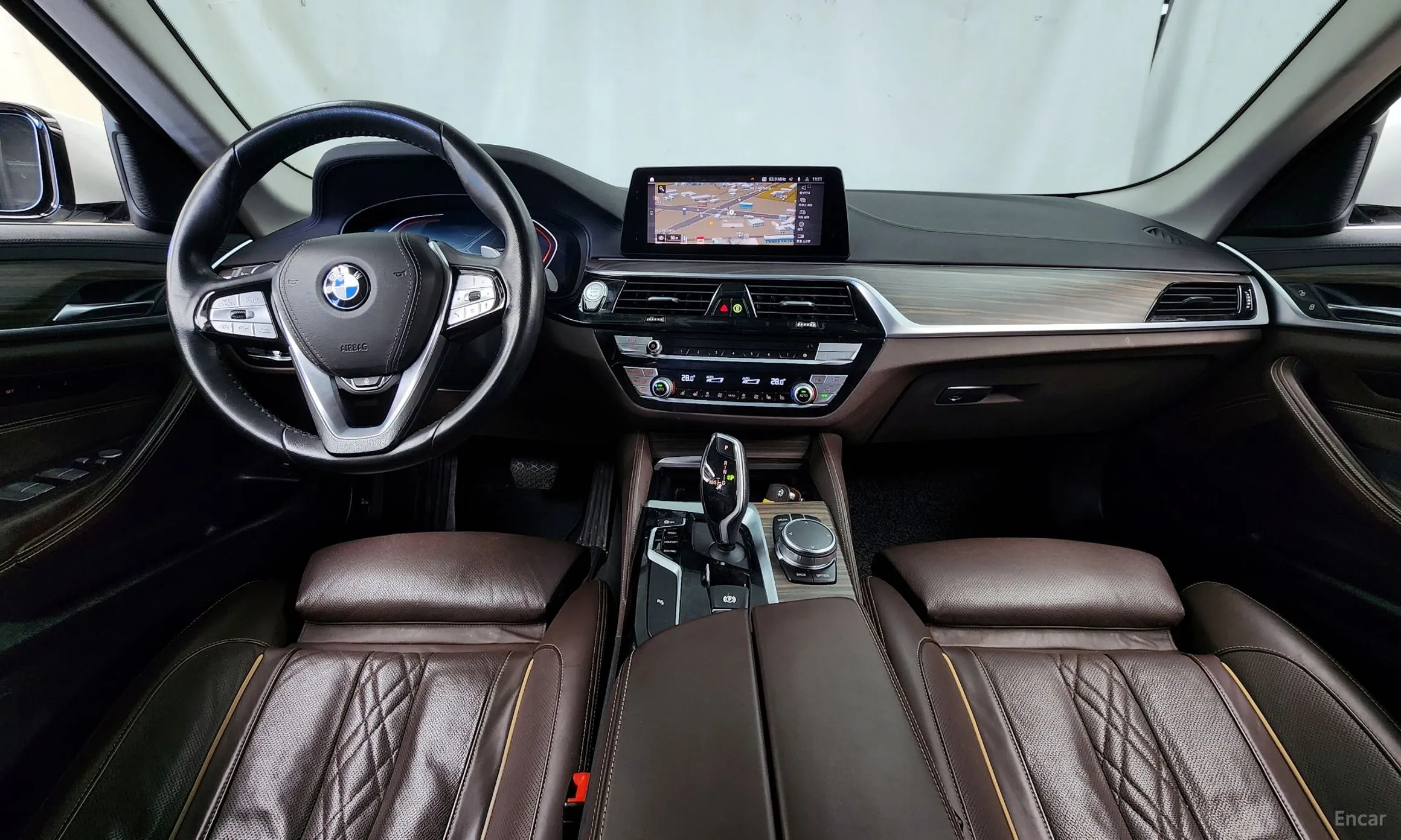 BMW 5 Series (G30) превью 4