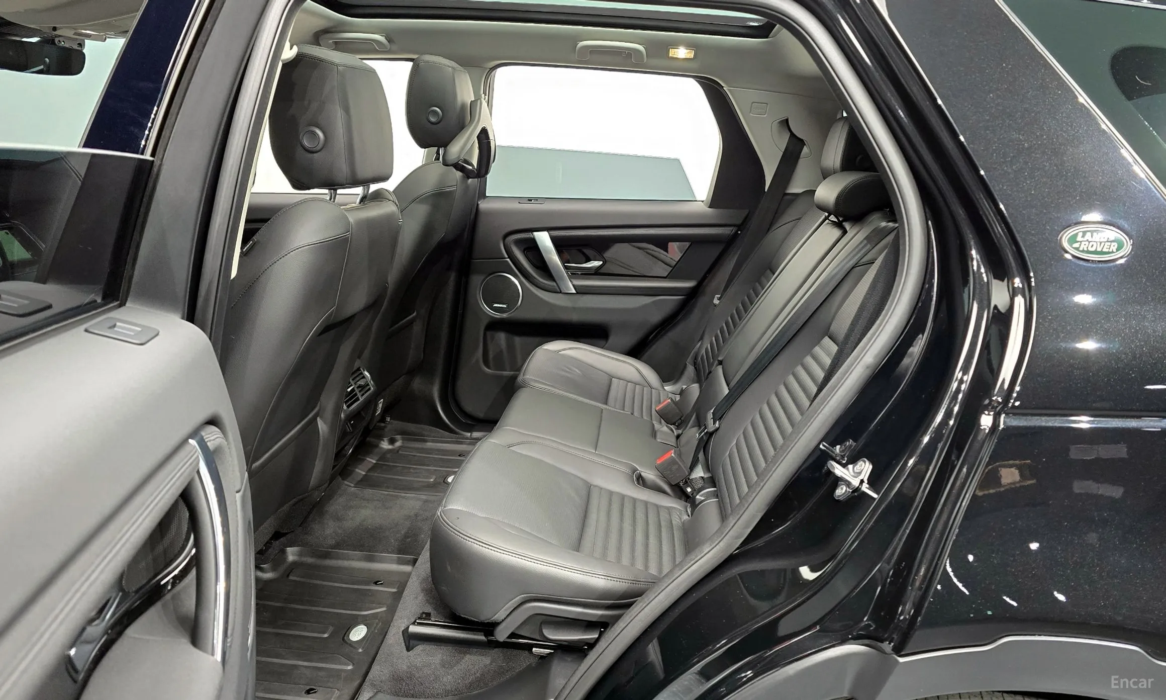Land Rover Discovery Sports превью 13