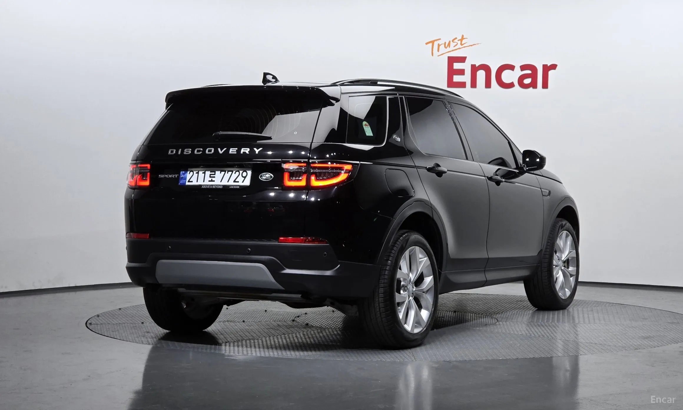 Land Rover Discovery Sports превью 2
