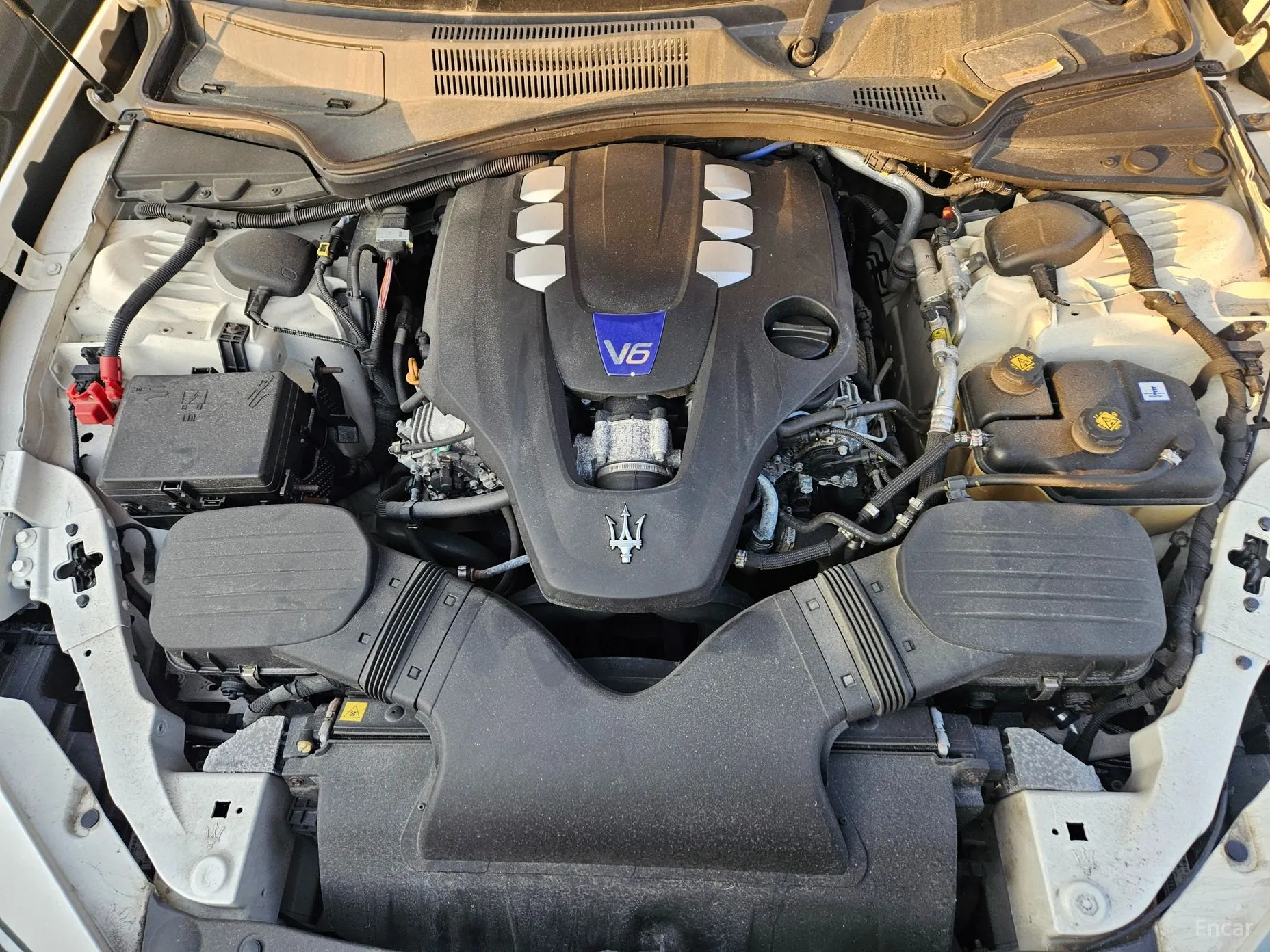 Maserati Ghibli превью 16