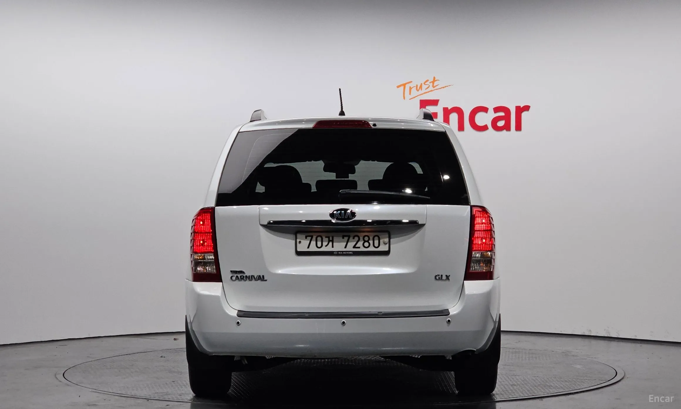 Kia Carnival R превью 3