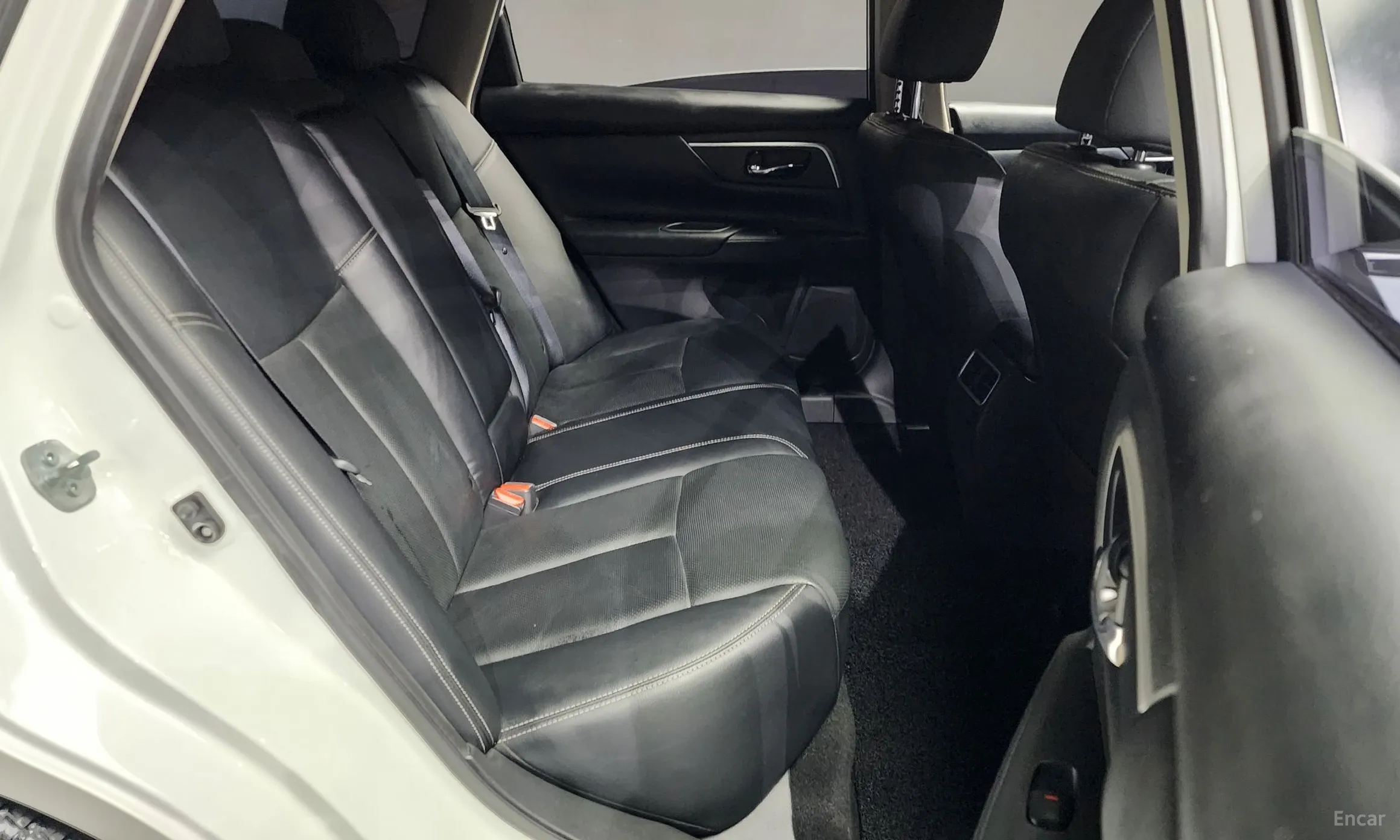 Nissan Altima превью 12