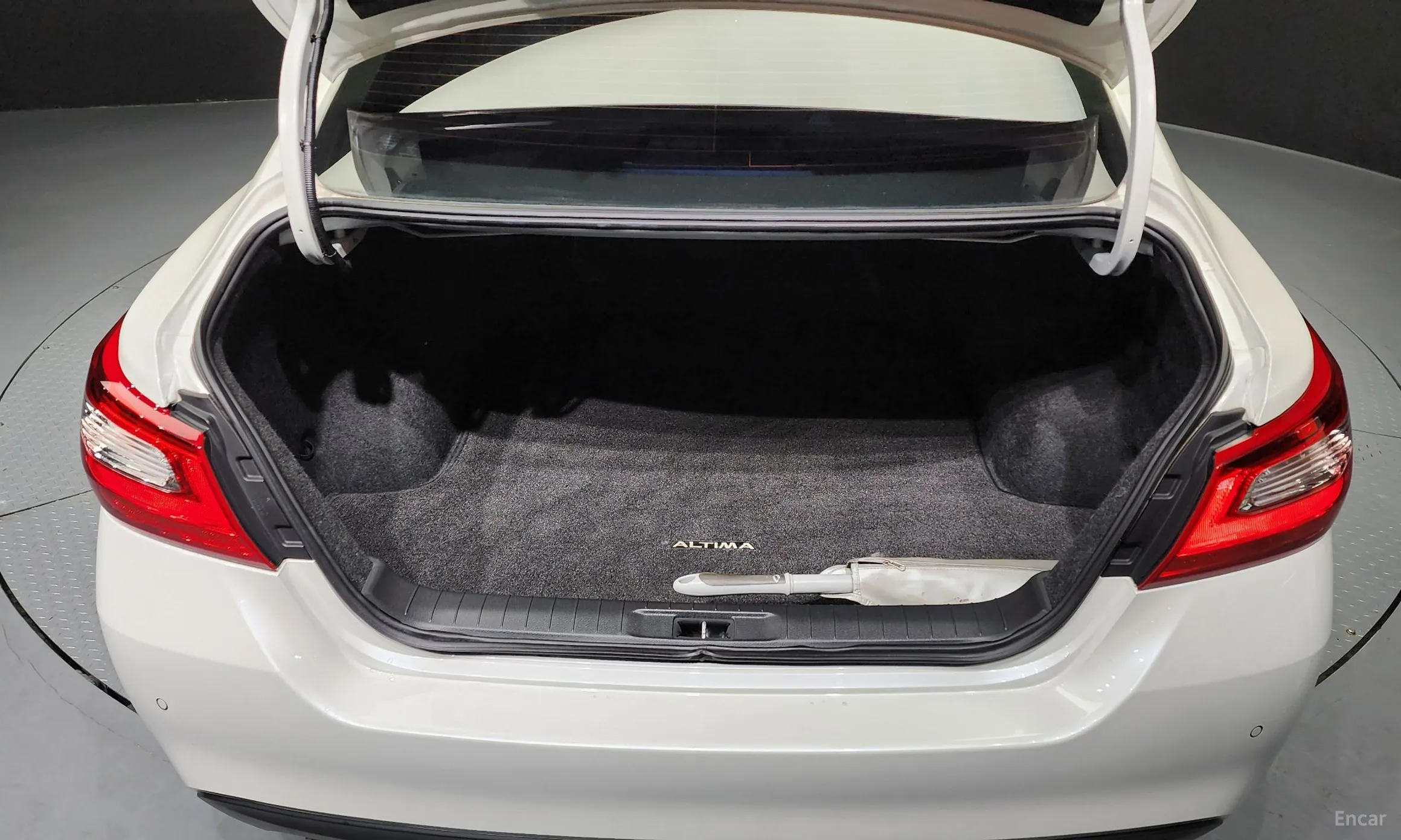 Nissan Altima превью 20