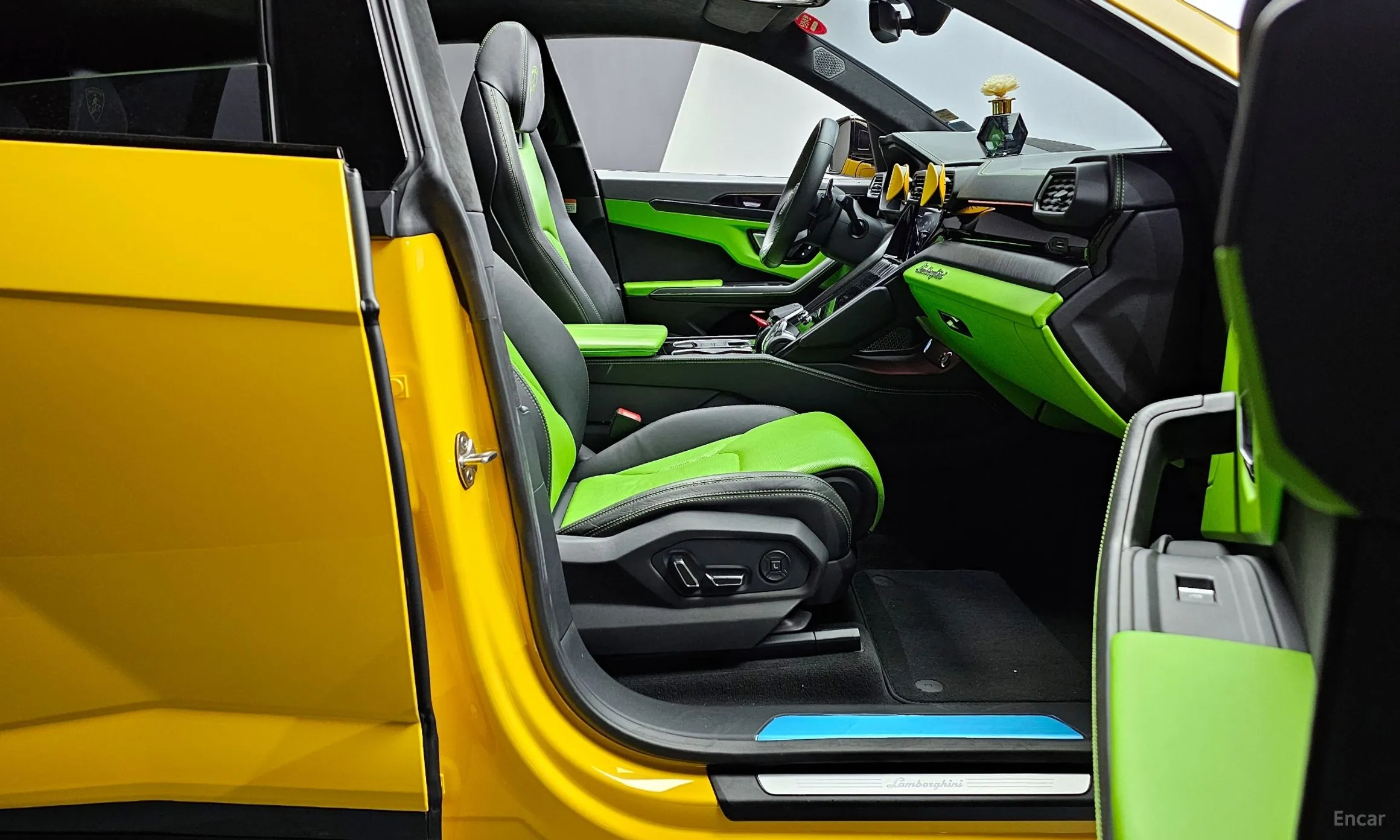 Lamborghini Urus превью 10