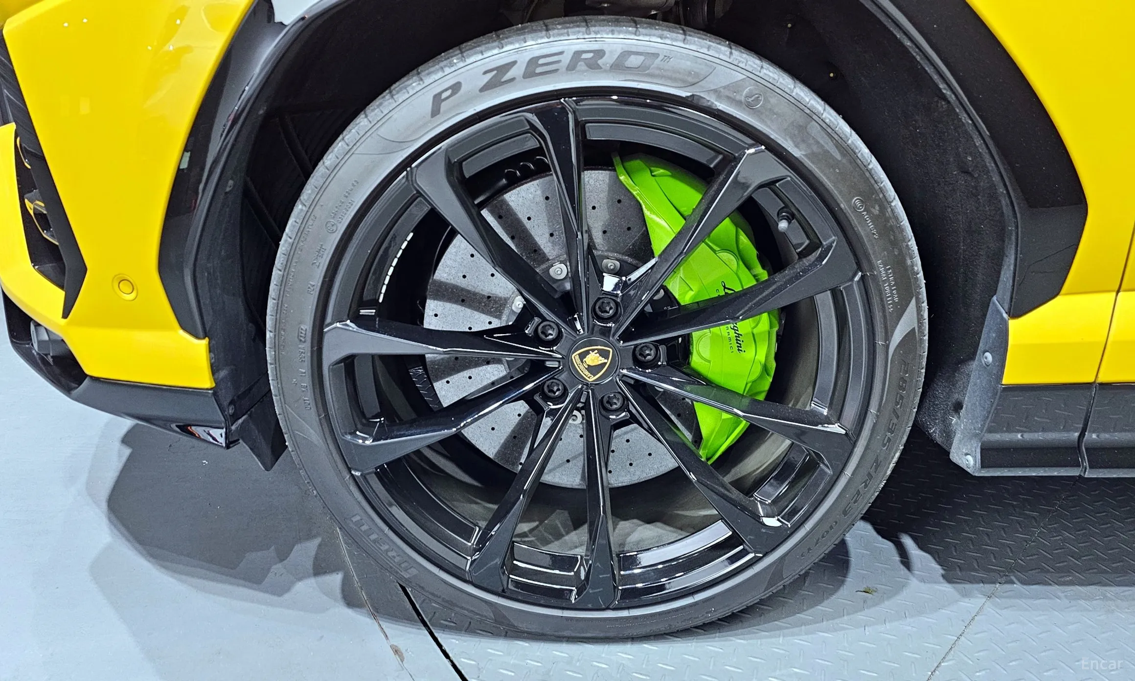Lamborghini Urus превью 5
