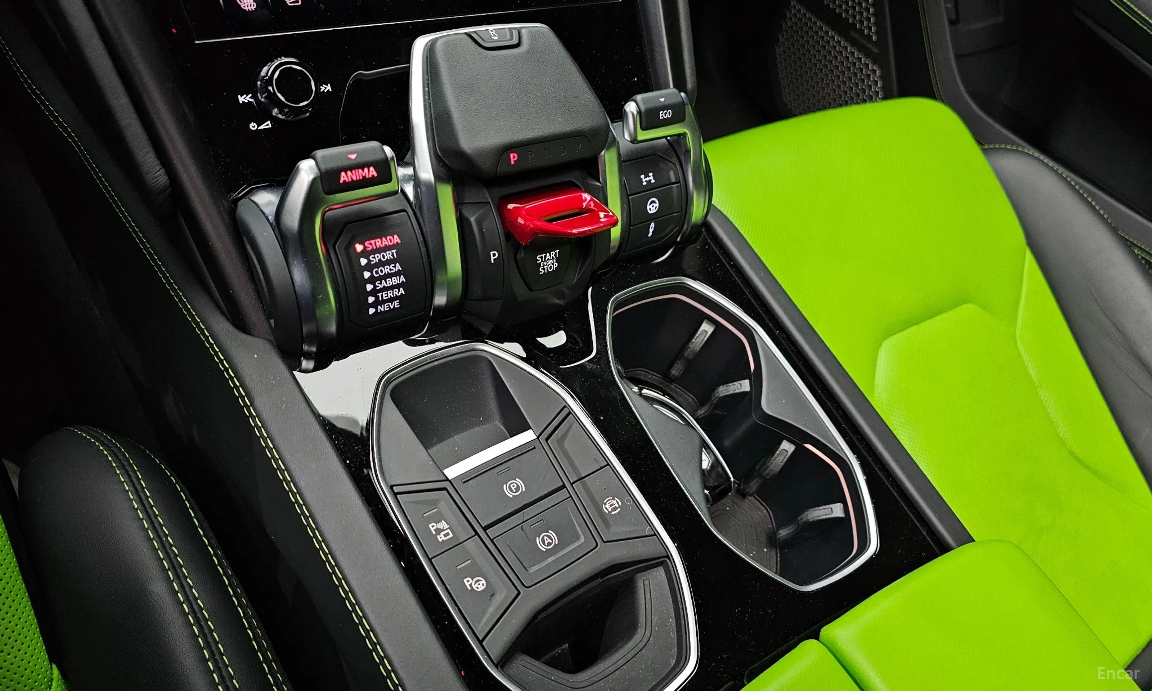 Lamborghini Urus превью 9