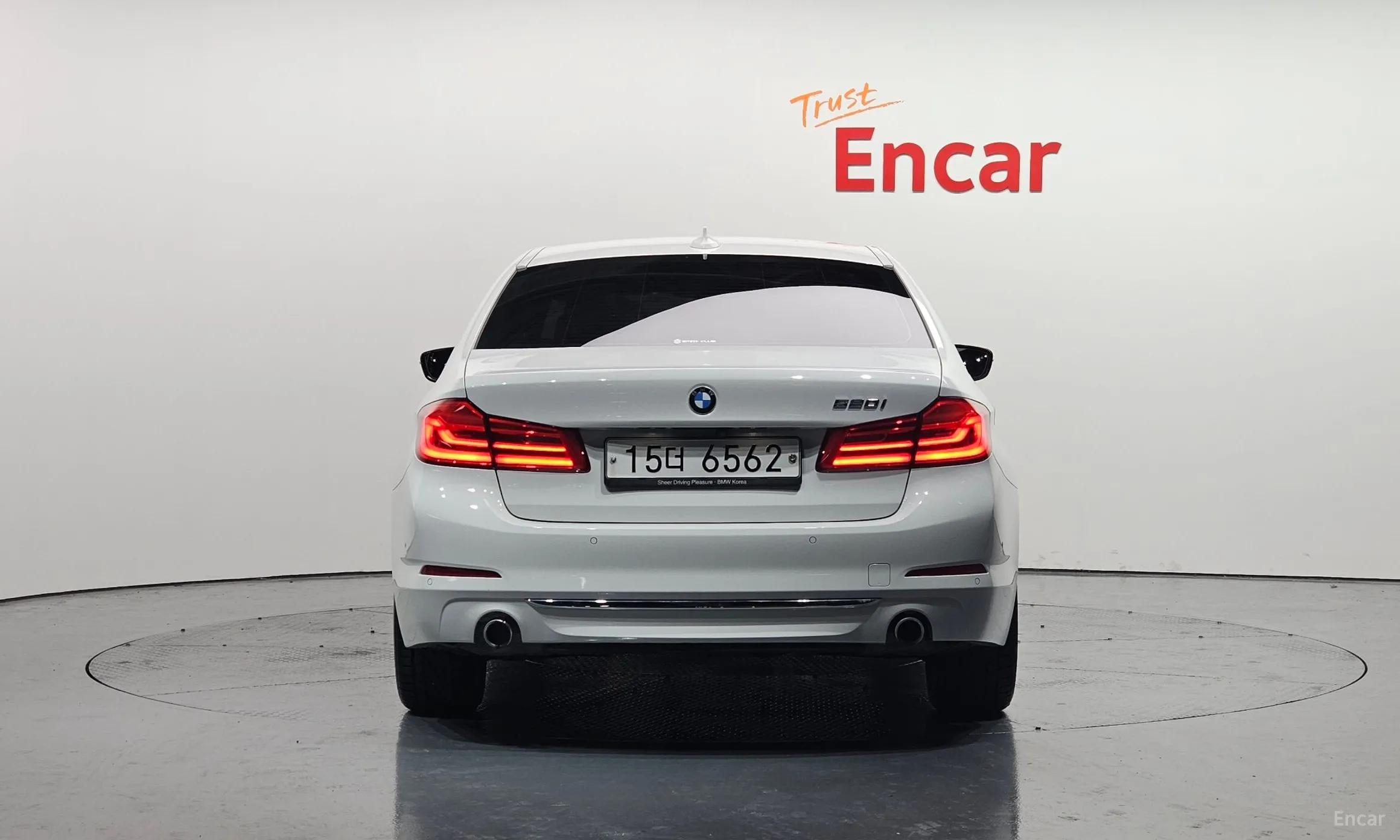 BMW 5 Series (G30) превью 3