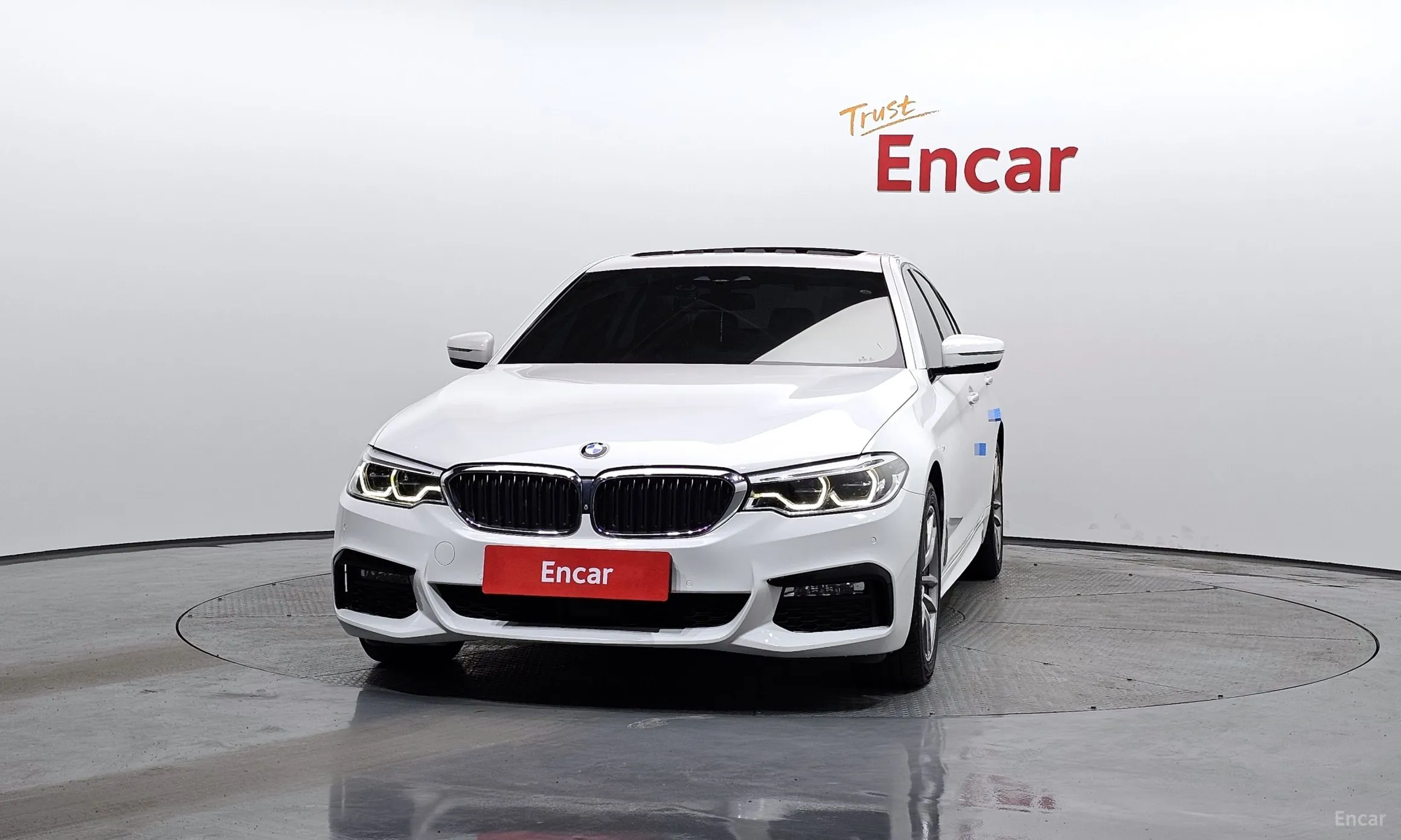 BMW 5 Series (G30) превью 2
