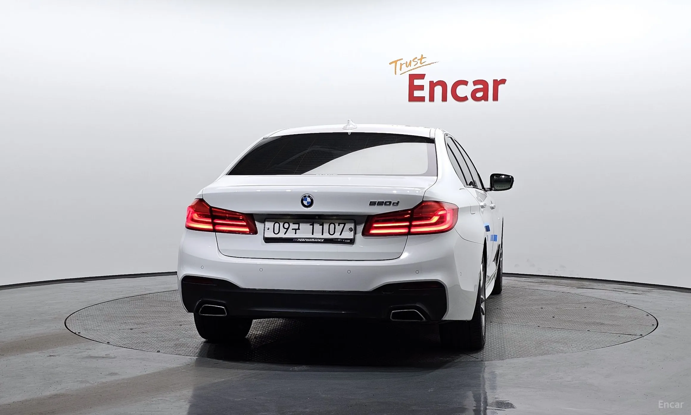 BMW 5 Series (G30) превью 3