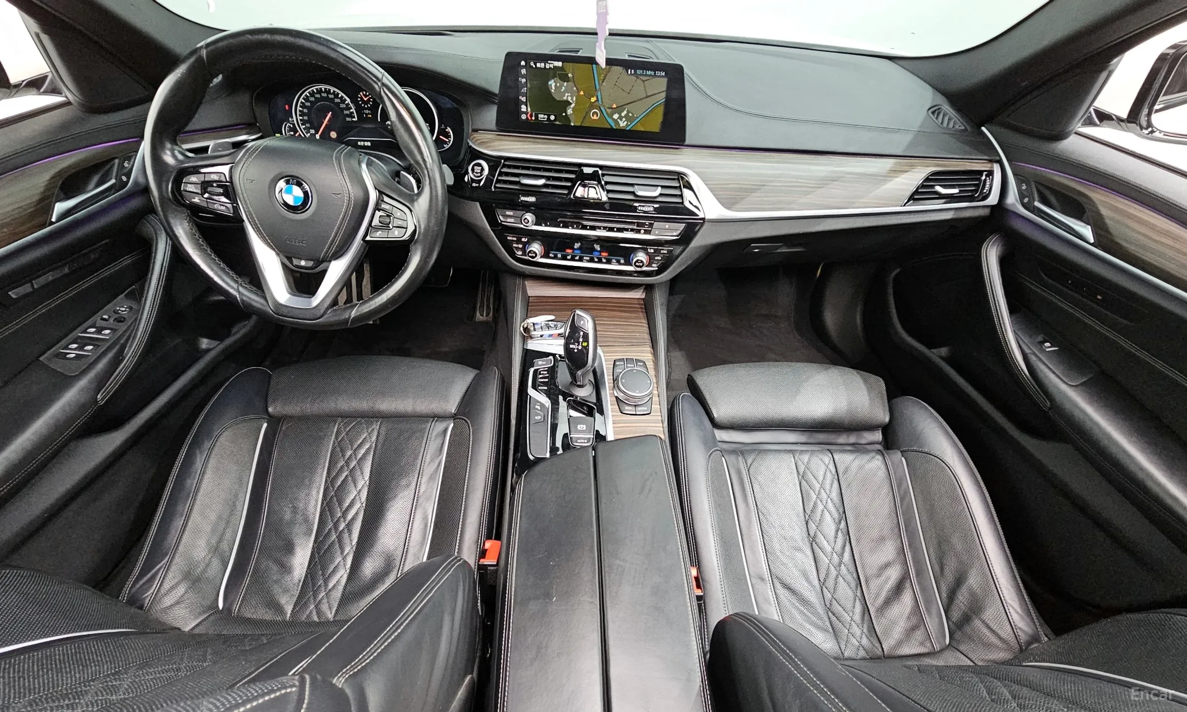 BMW 5 Series (G30) превью 4