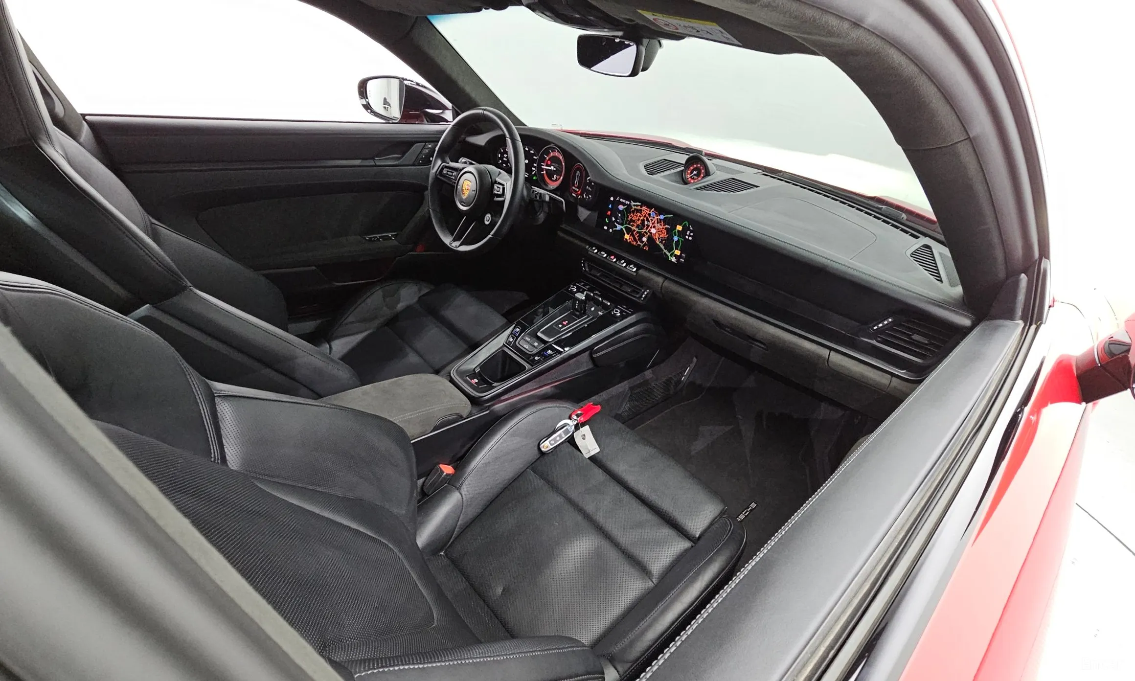 Porsche 911 (992) превью 4