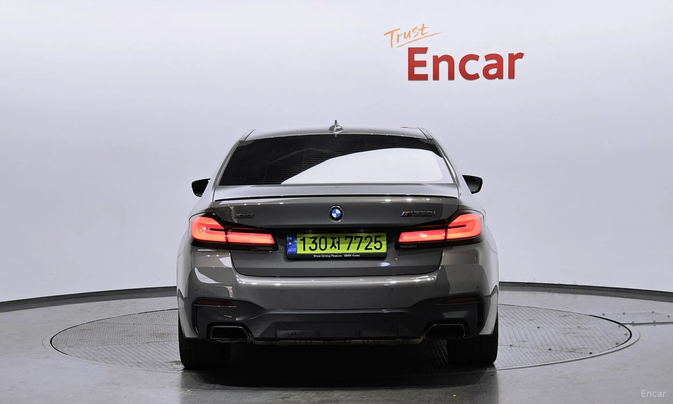 BMW 5 Series (G30) превью 3