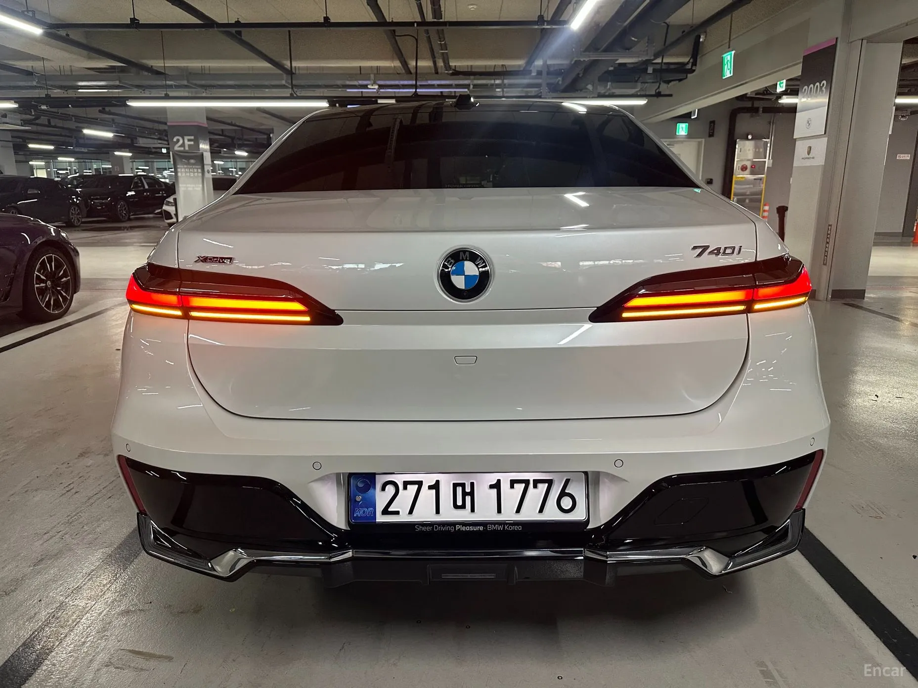BMW 7 Series (G70) превью 2