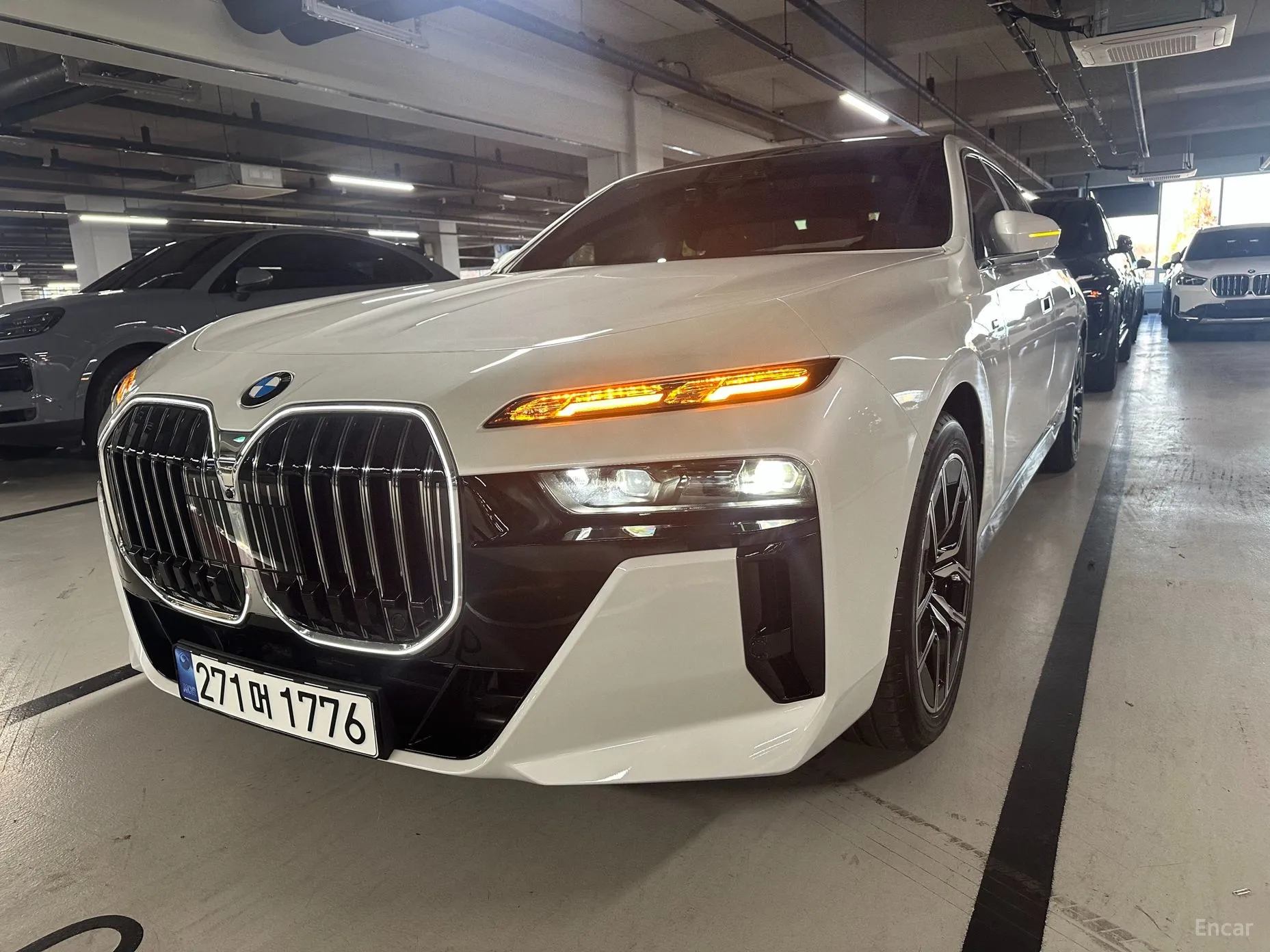 BMW 7 Series (G70) превью 3