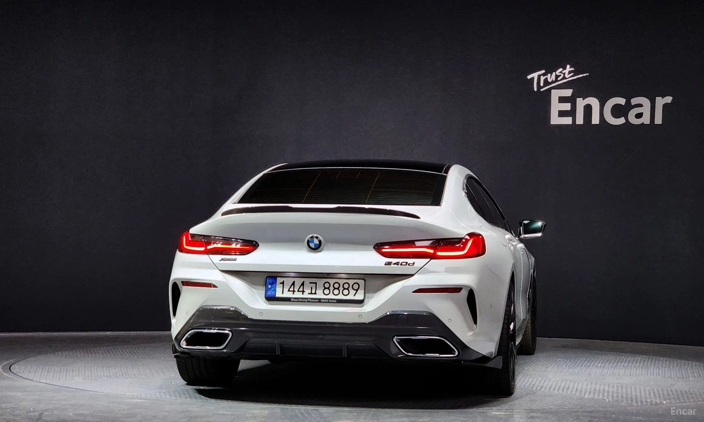 BMW 8-series (G15) превью 3