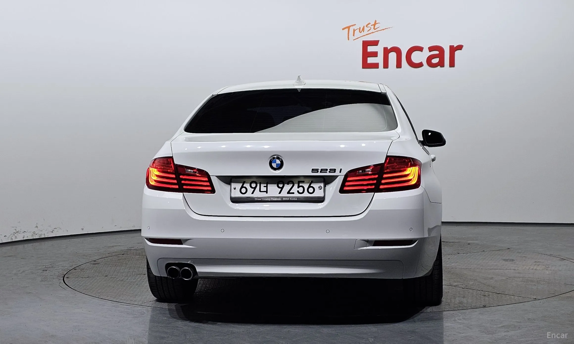 BMW 5 Series (F10) превью 3