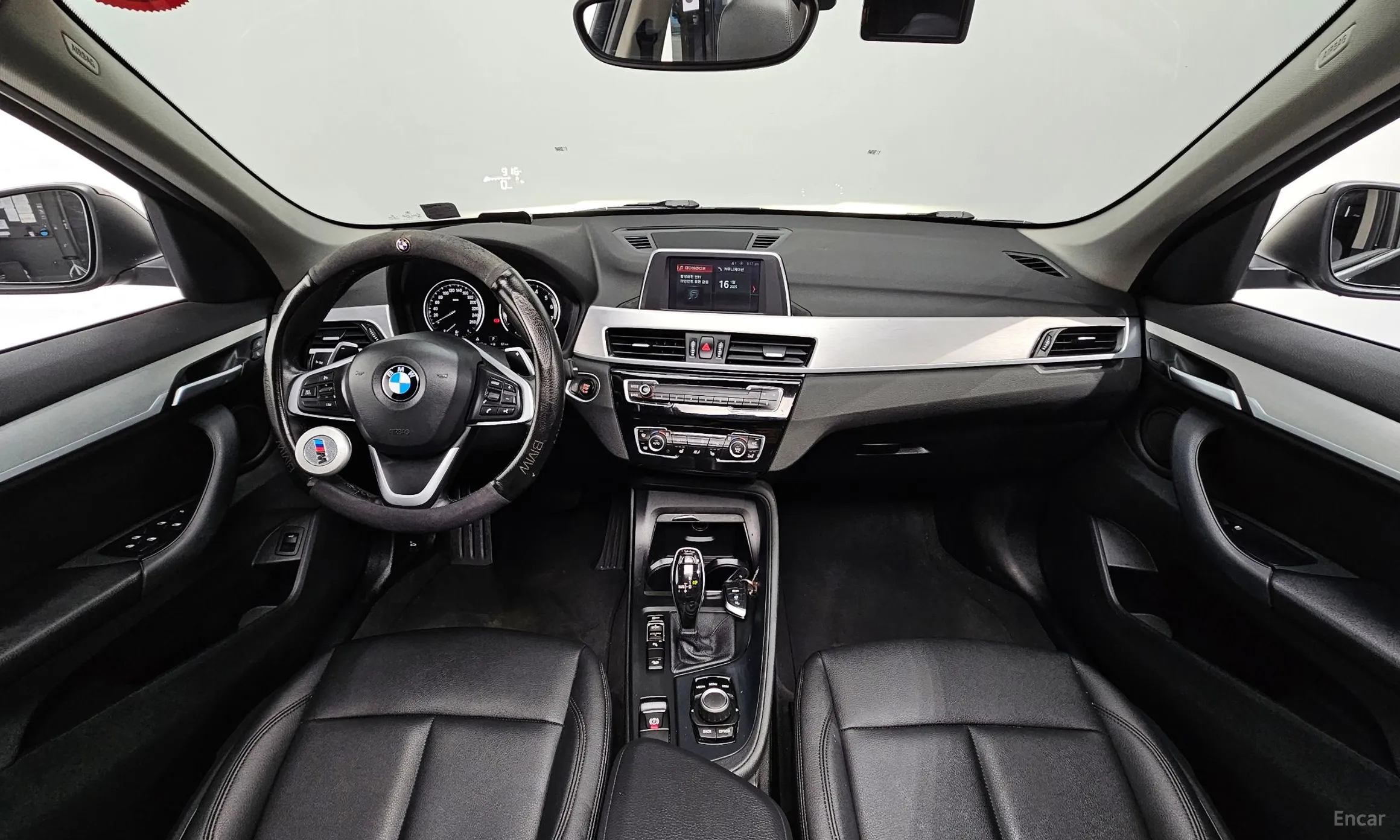 BMW X1 (F48) превью 4
