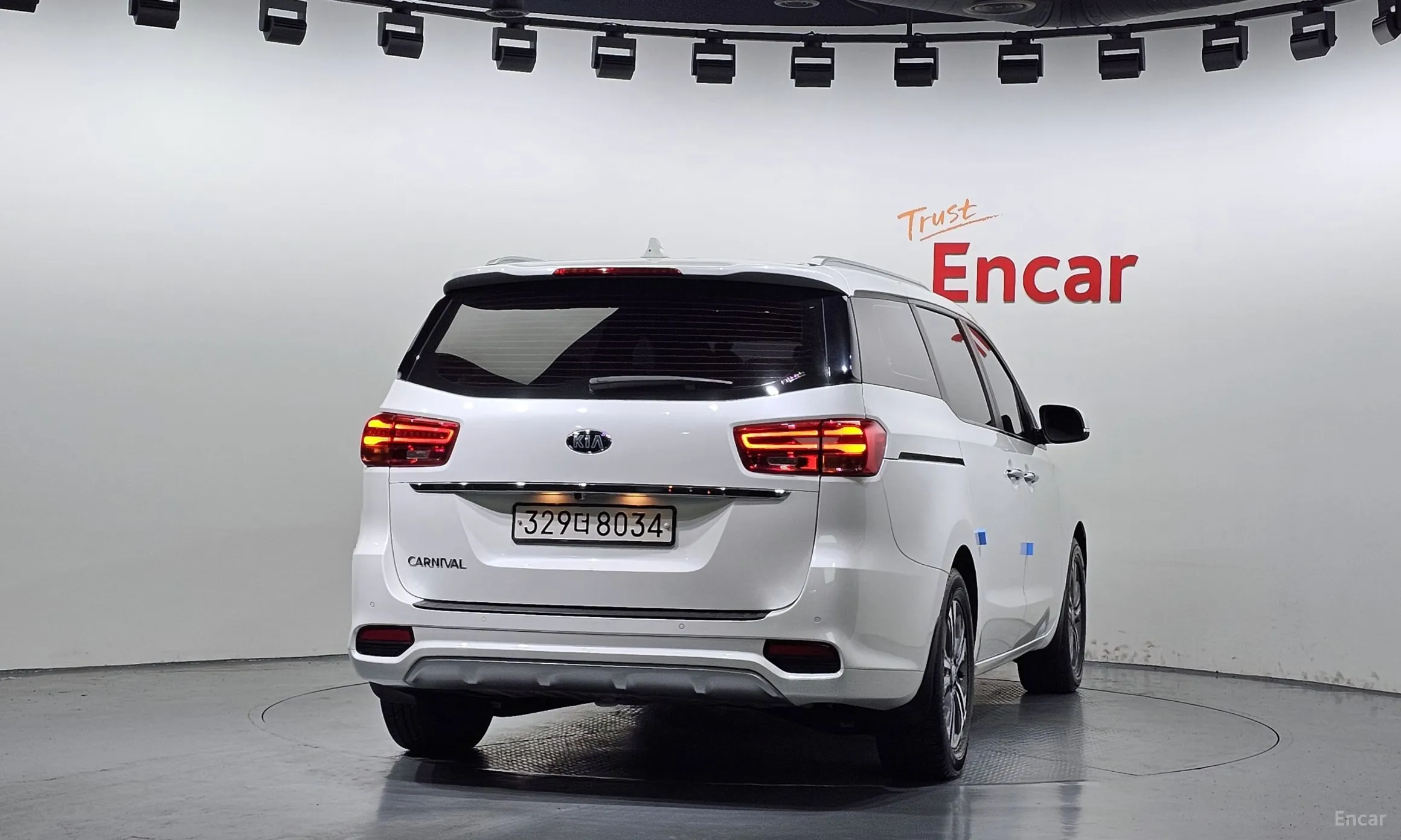Kia Carnival превью 3